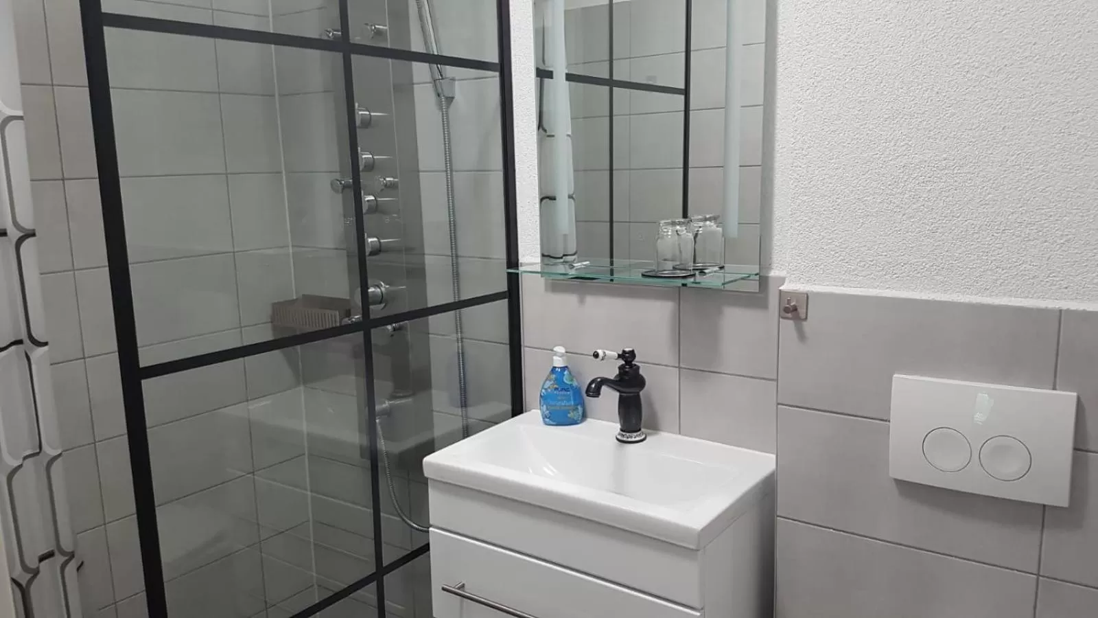 Bathroom in Pension Deichgraf