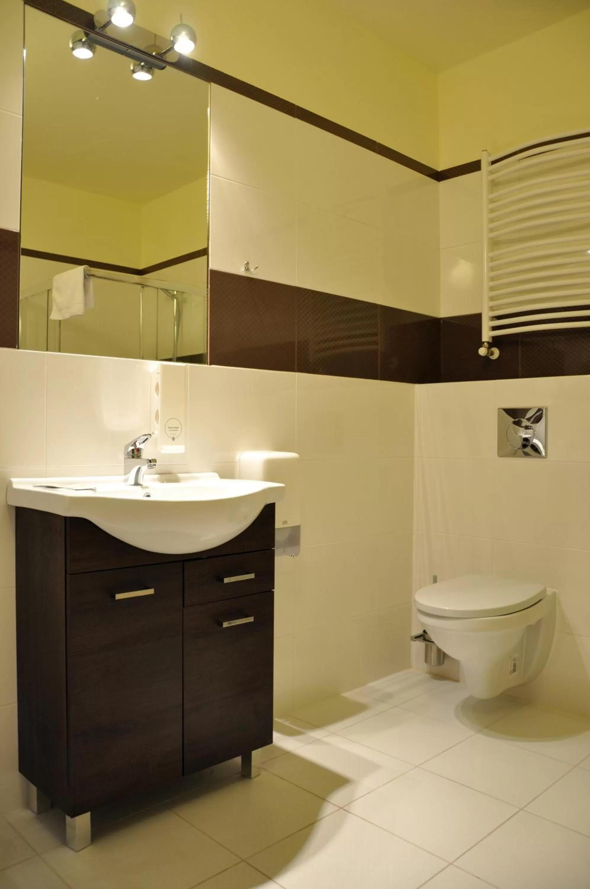 Bathroom in Hotel Mir-Jan SPA