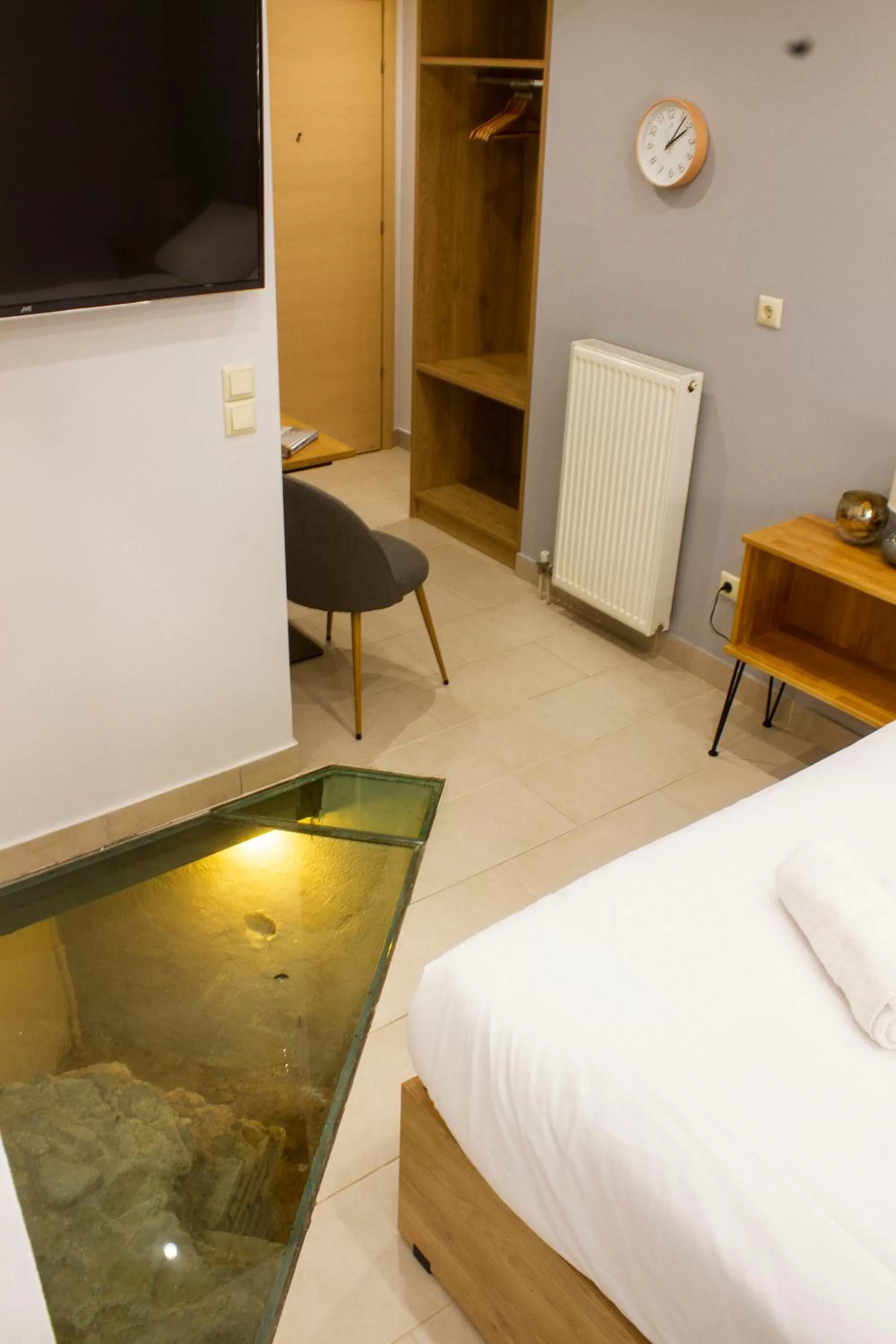 Seating area, Bed in 12 Keys Athens Apartments