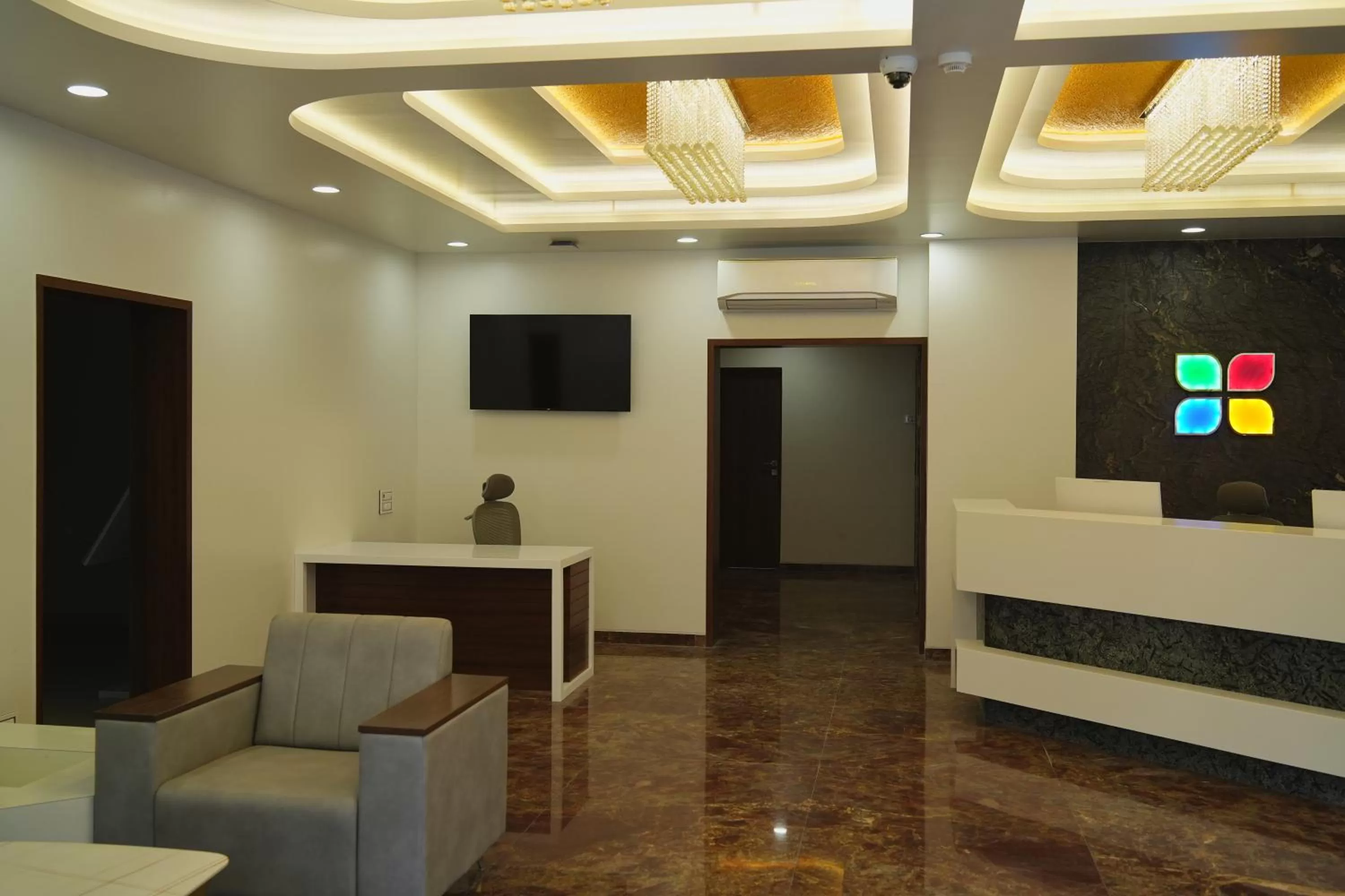 Four Petals Executive by LHMS