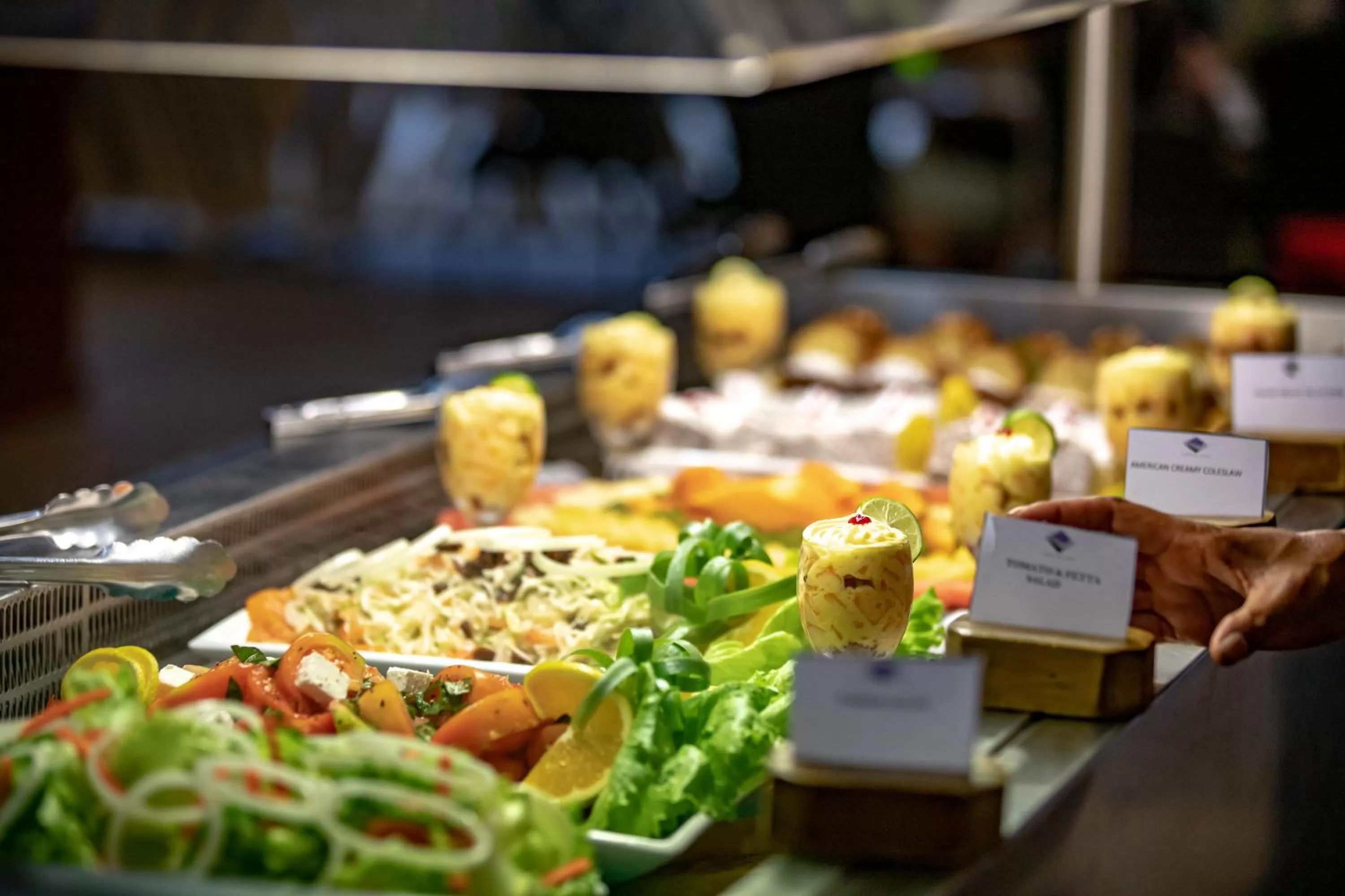 Food and drinks in Bird Of Paradise Hotel