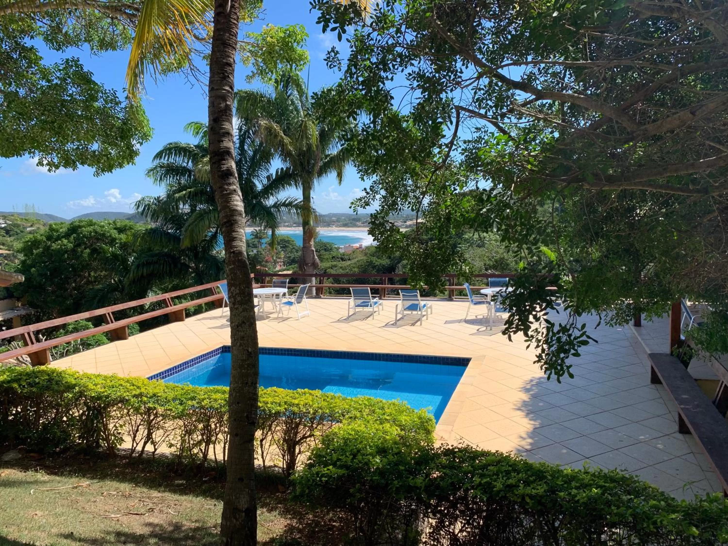Swimming Pool in Praia da Ferradurinha Guest House