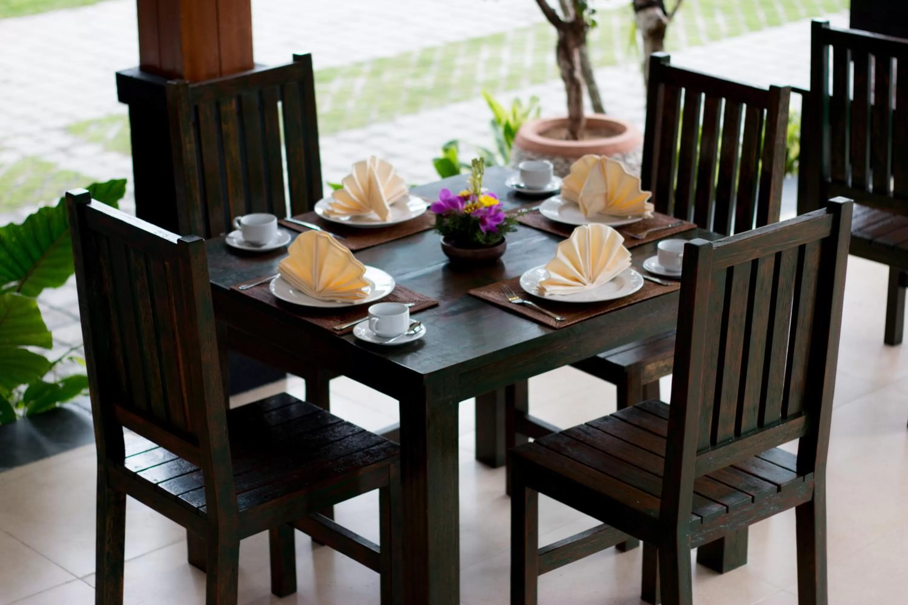 Restaurant/places to eat in Gita Maha Ubud Hotel by Mahaputra