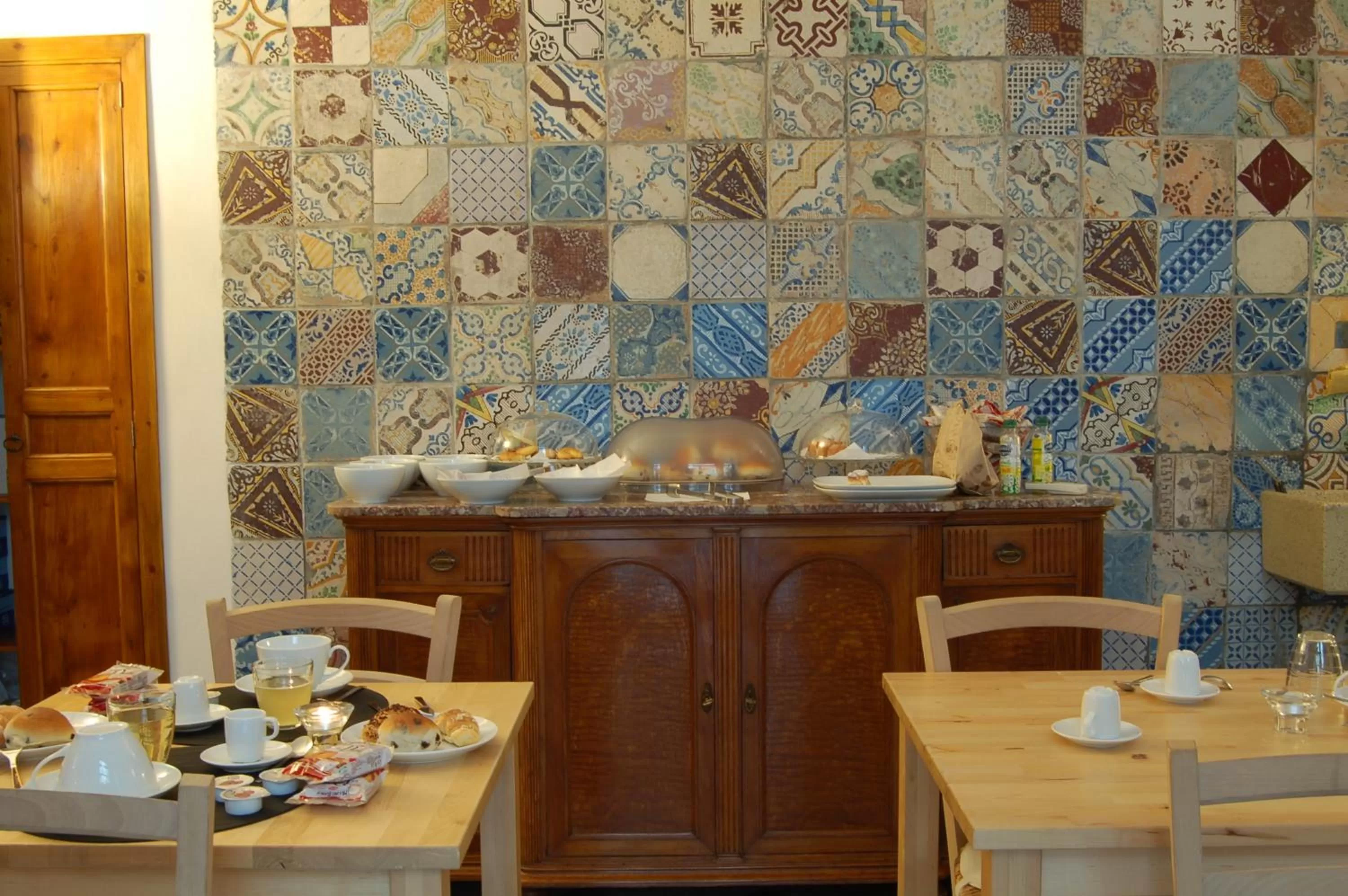 Restaurant/places to eat in Federico Secondo B&B