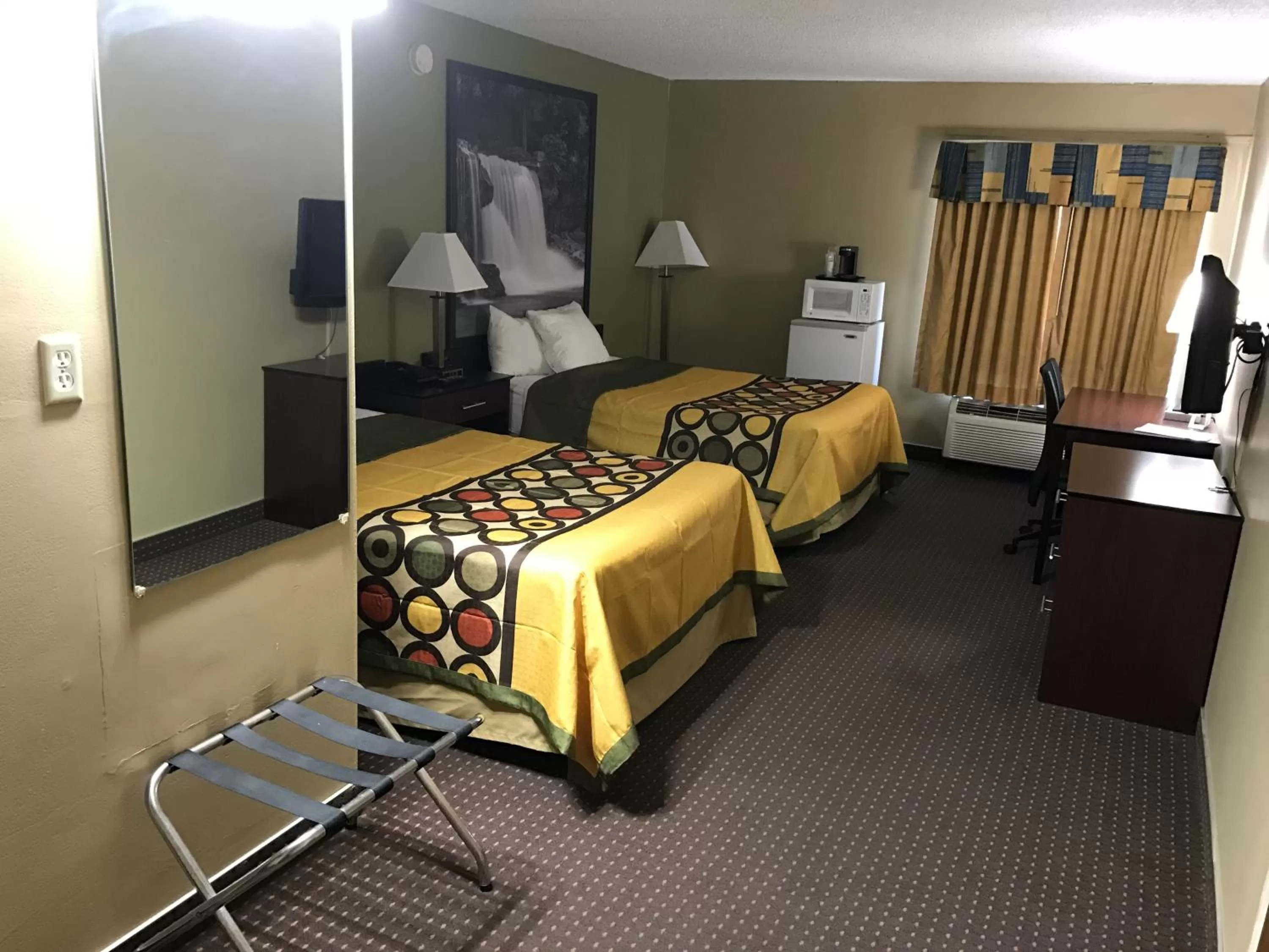 Bed in Super 8 by Wyndham Miamisburg Dayton S Area OH
