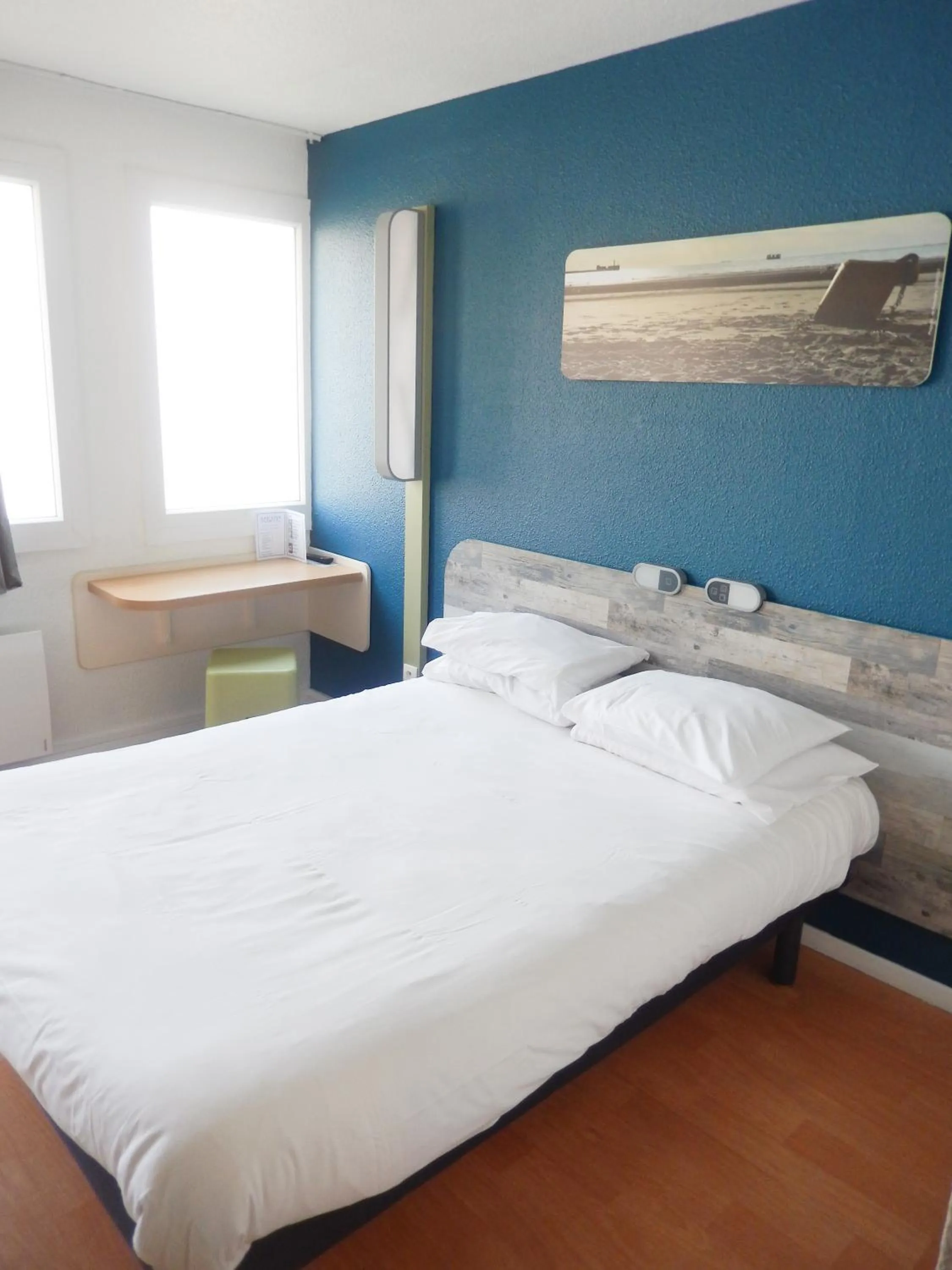 Bedroom, Bed in Ibis Budget Boulogne-Sur-Mer Centre les Ports