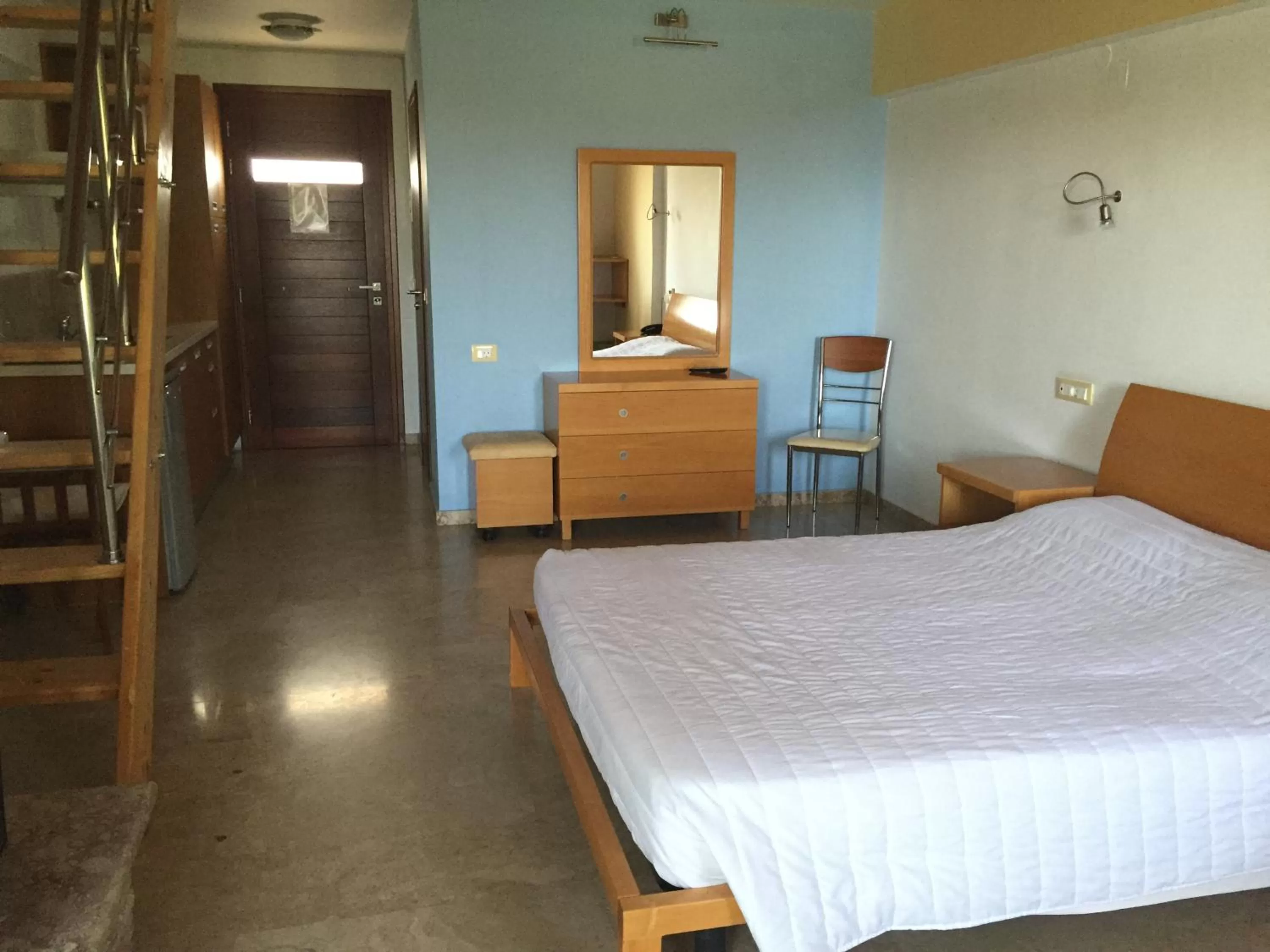 Photo of the whole room, Bed in Hani Inn