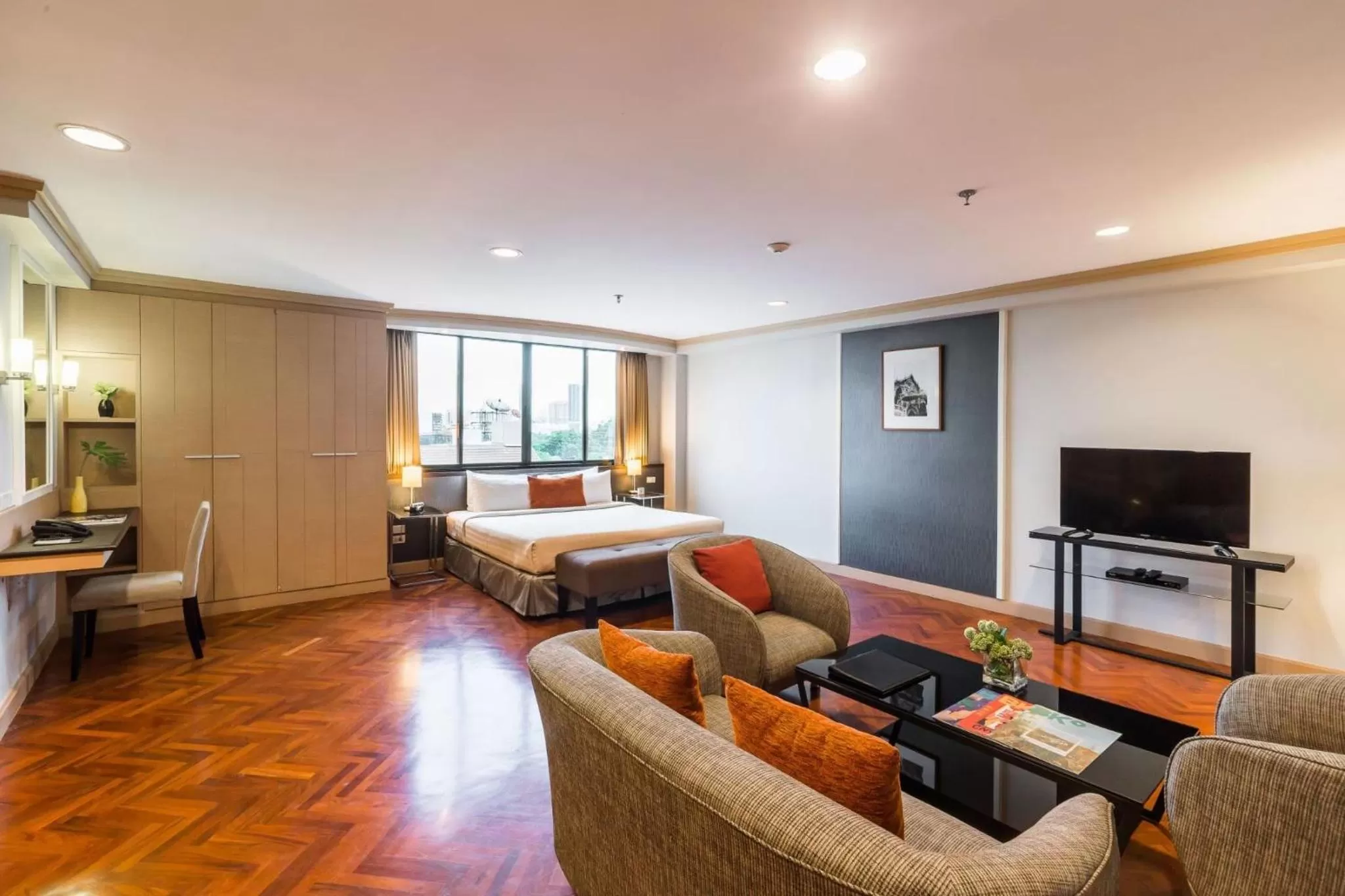 Bed in Alt Hotel Nana by UHG