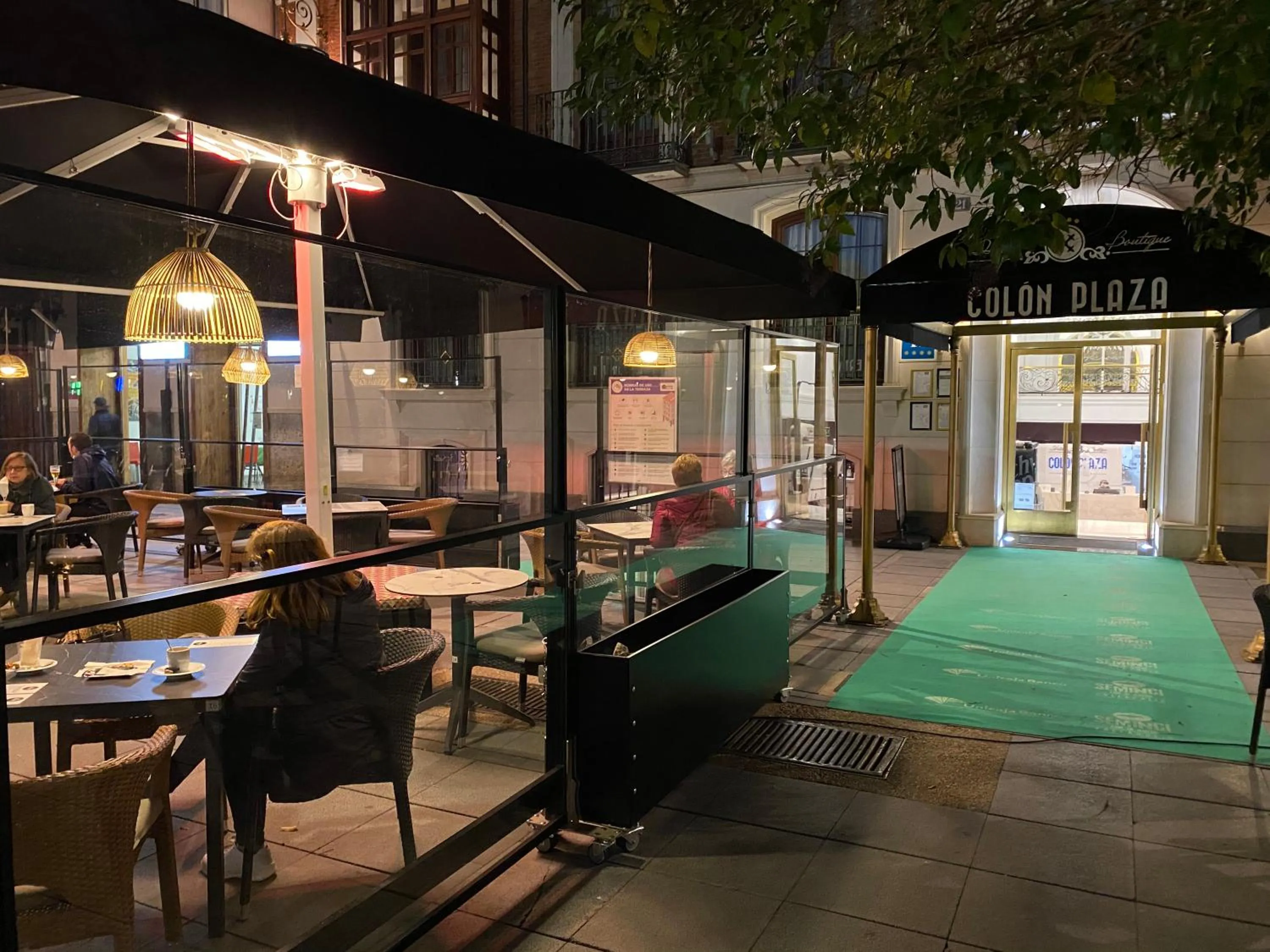 Food and drinks in Hotel Colón Plaza