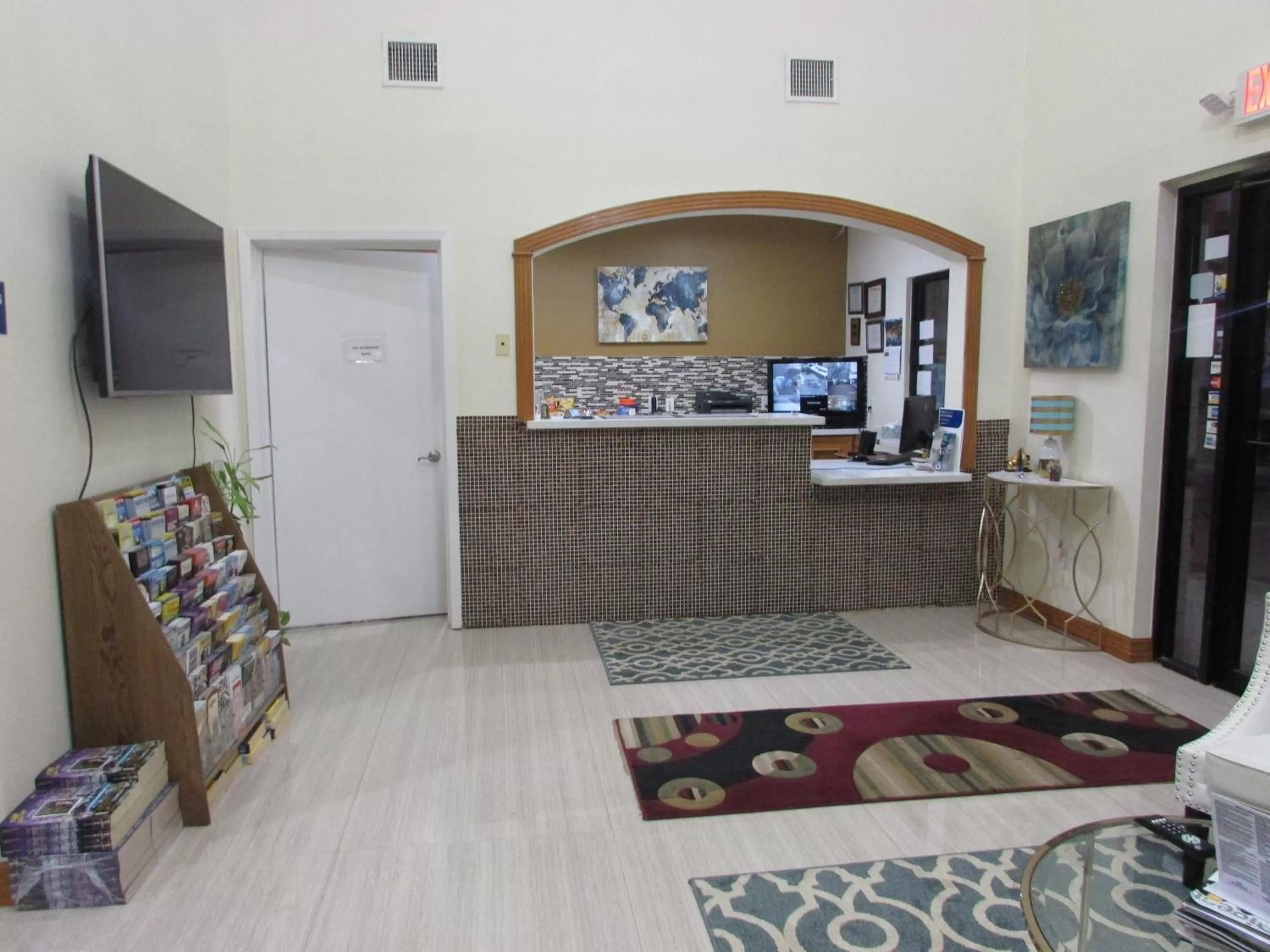 Property building in Rodeway Inn & Suites Humble IAH