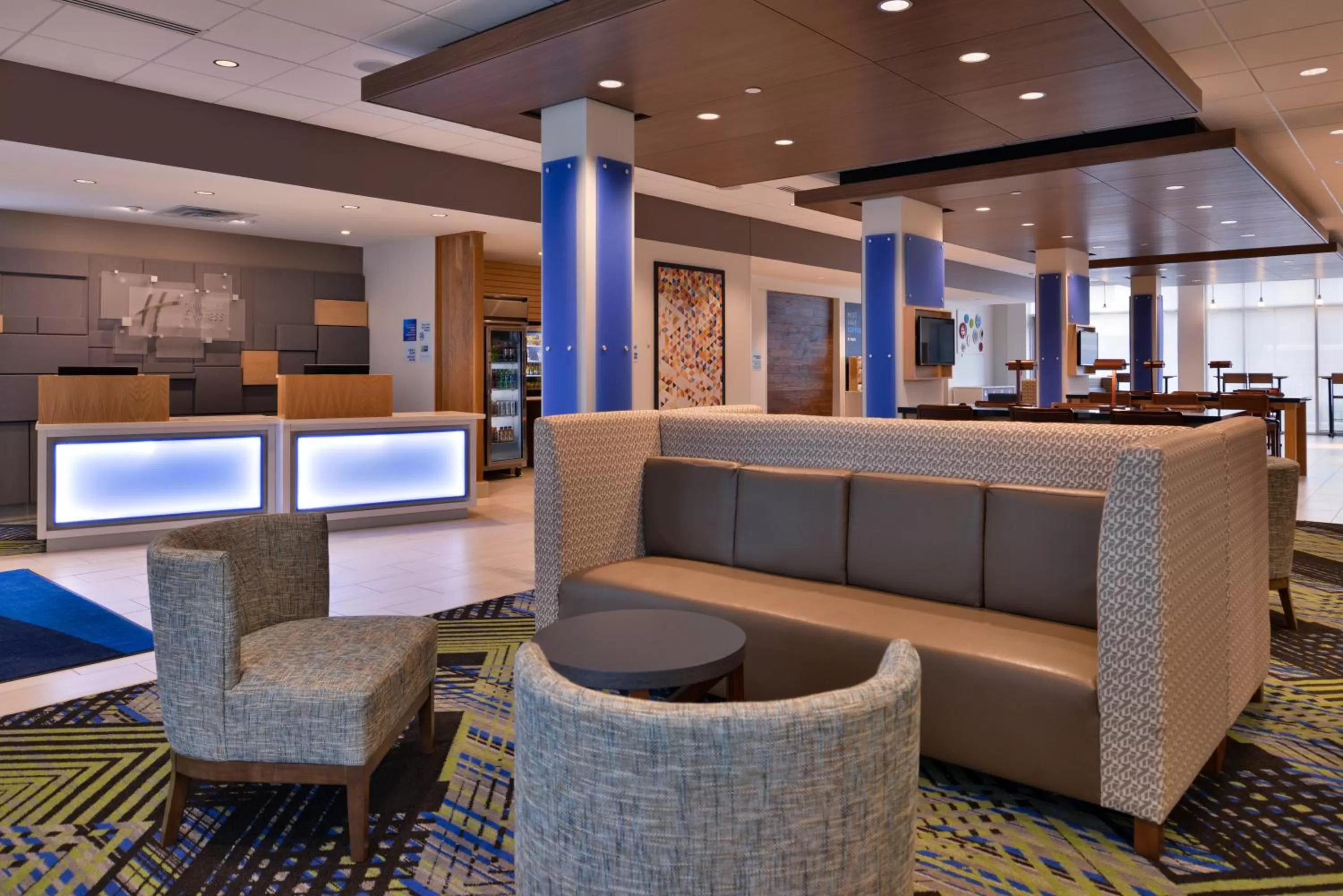 Lobby or reception in Holiday Inn Express & Suites - Marshalltown by IHG