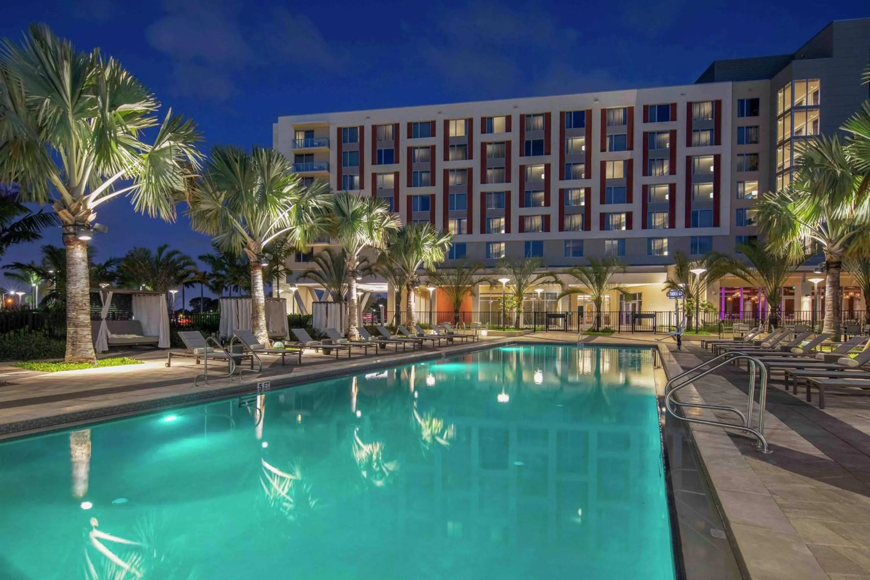 Pool view in Hilton Miami Dadeland