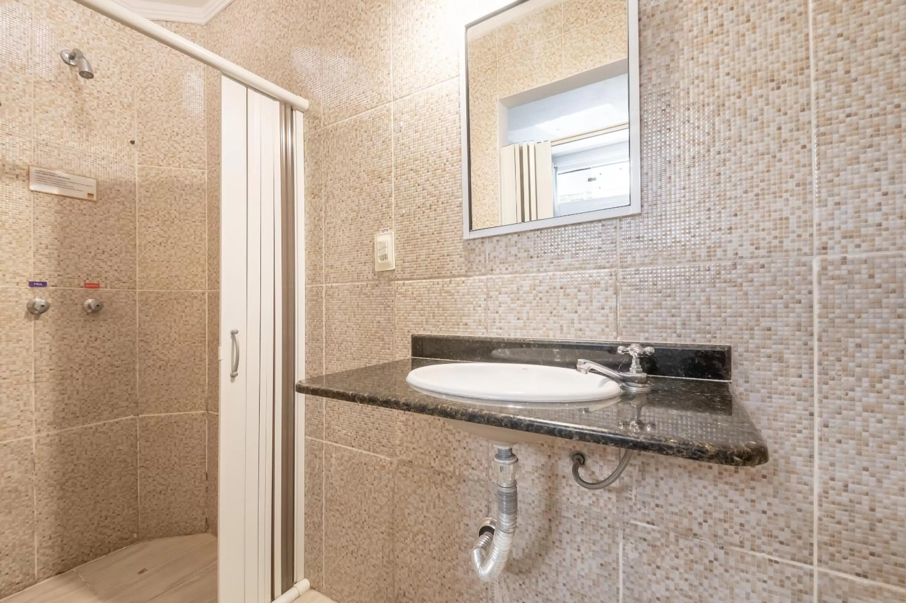 Bathroom in Hotel Campolim