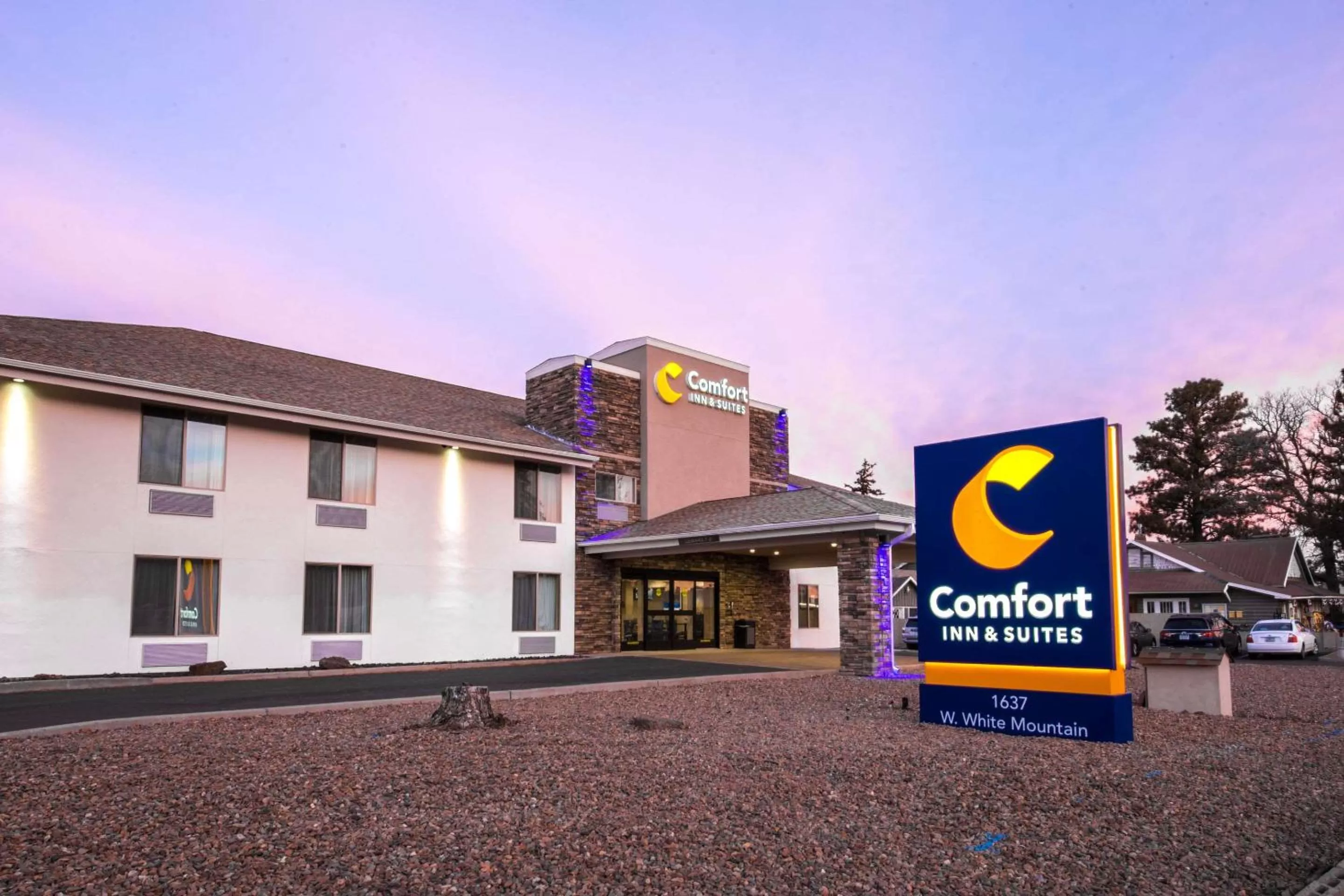 Property building in Comfort Inn & Suites Pinetop Show Low