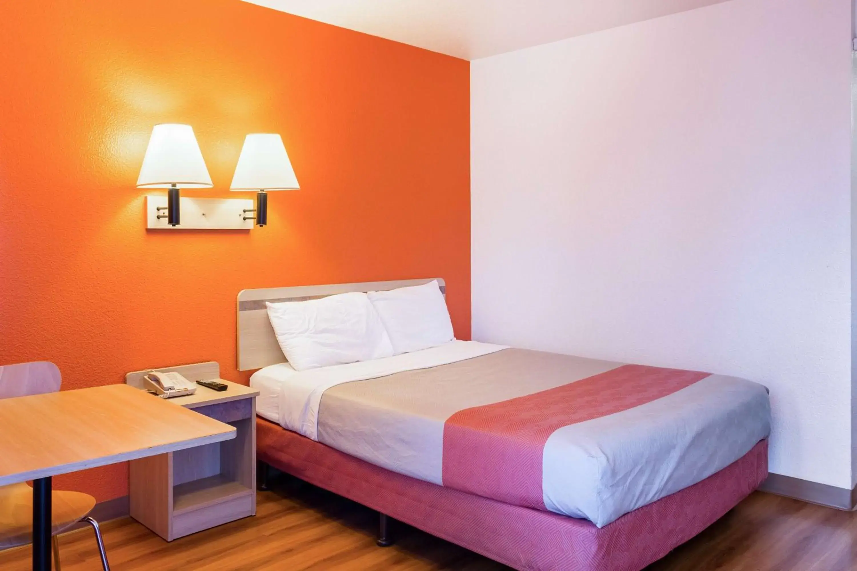 Queen Room in Motel 6-Mojave, CA Queen Room in Motel 6-Mojave, CA