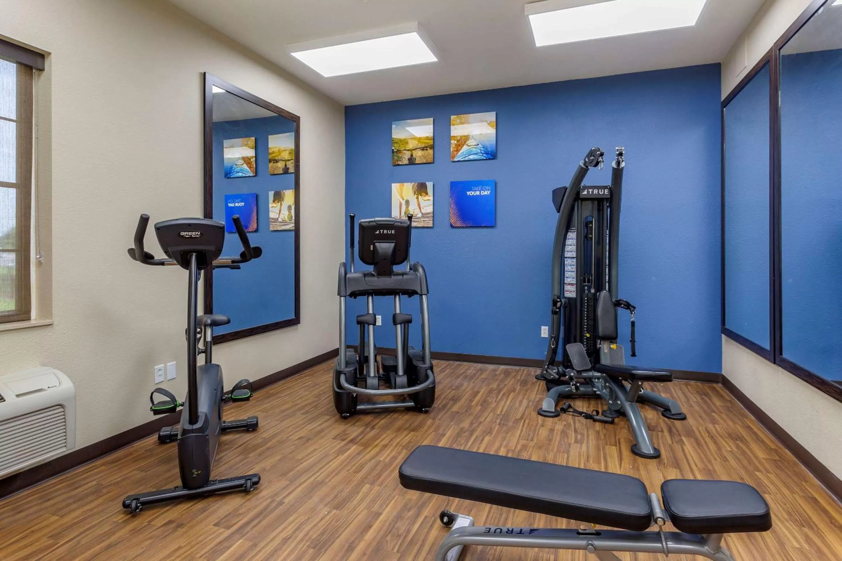 Fitness centre/facilities in Comfort Suites Clarksville near Governors Square Mall