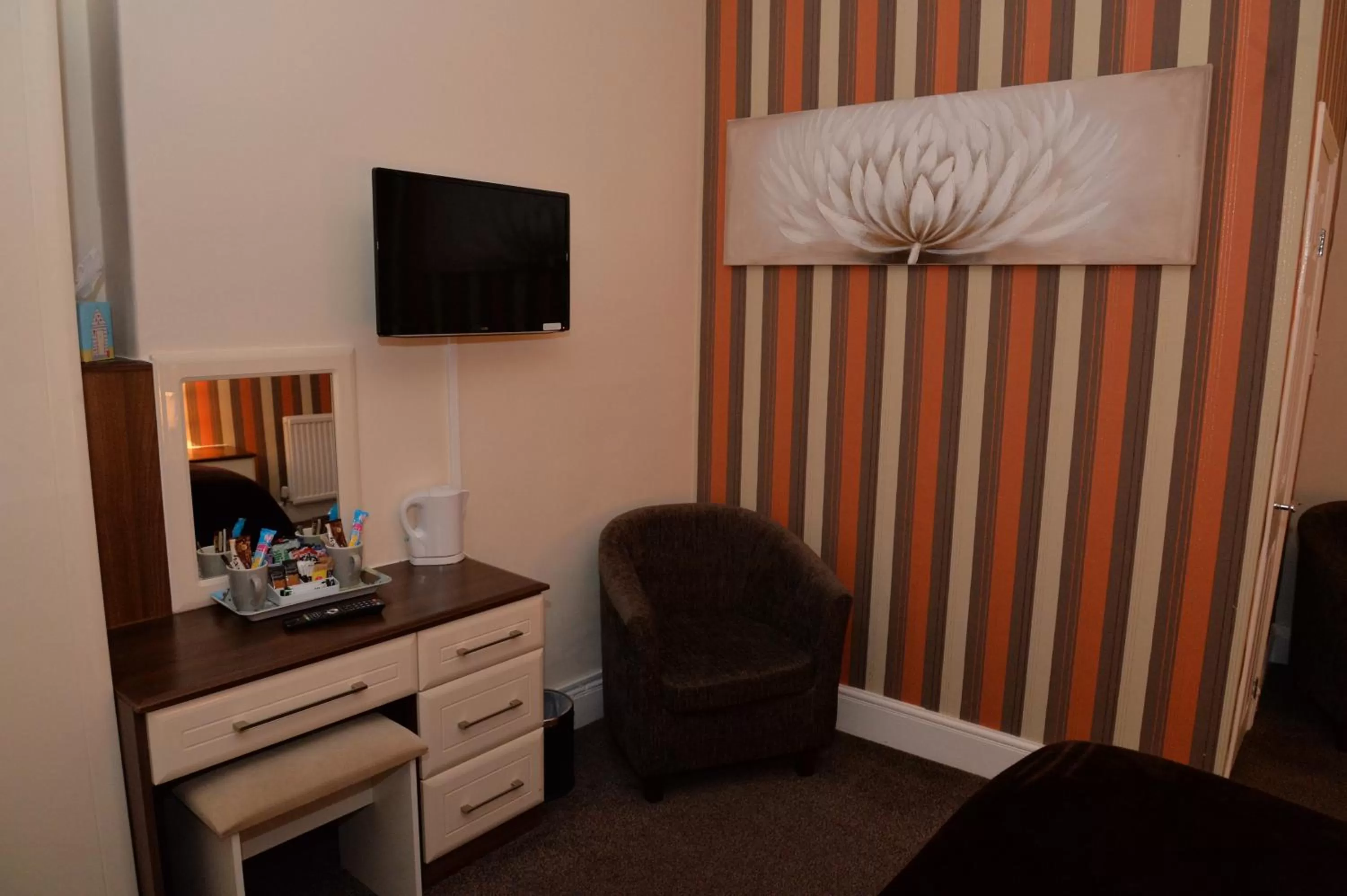 Lauriston & Lawton Court Hotel