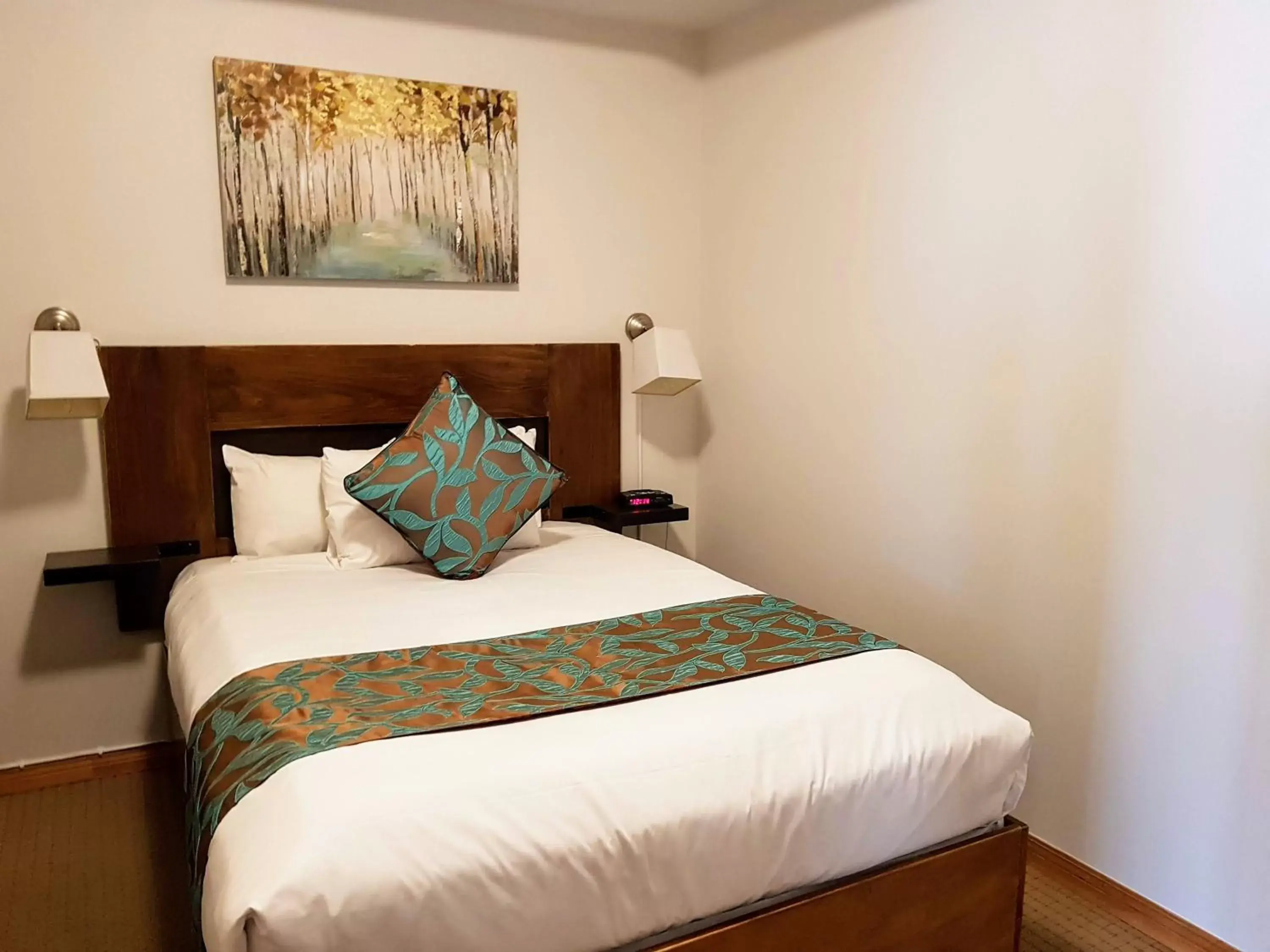 Luxury Two-Bedroom Suite with Balcony in Sunset Resorts Canmore and Spa Luxury Two-Bedroom Suite with Balcony in Sunset Resorts Canmore and Spa