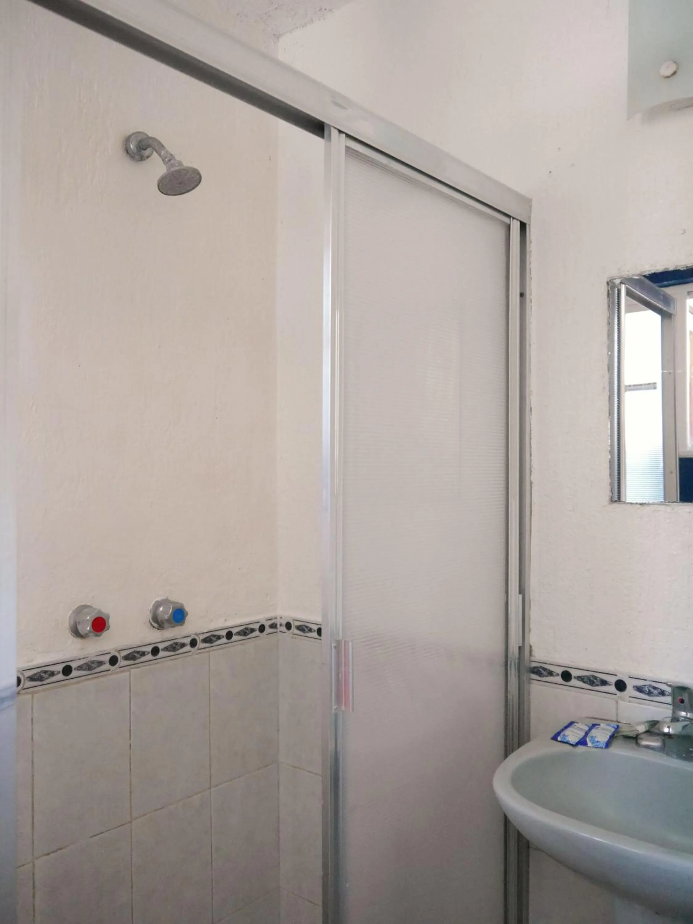 Shower in Hostel Hospedarte Chapultepec