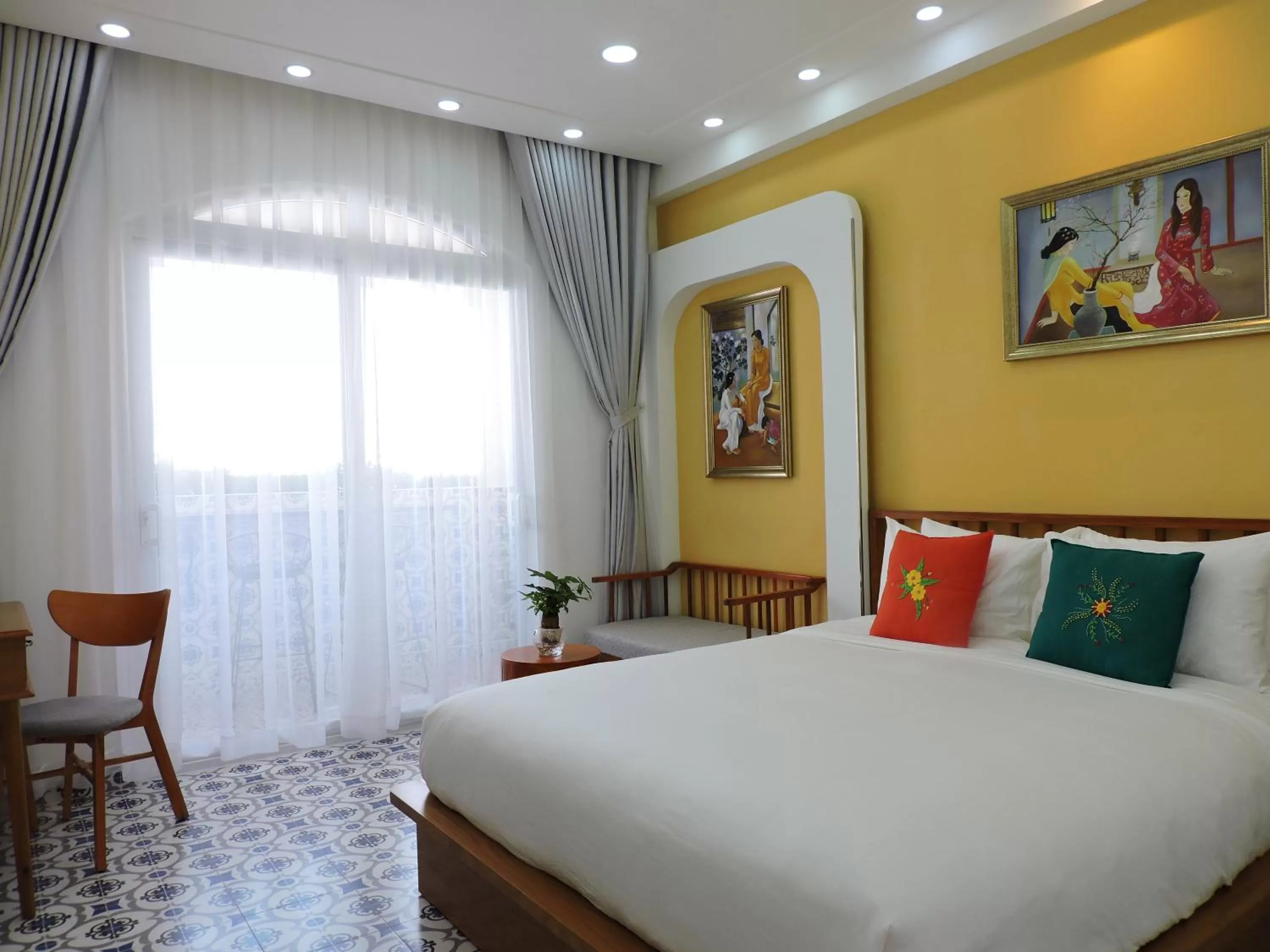 Photo of the whole room, Bed in Chez Mimosa Local