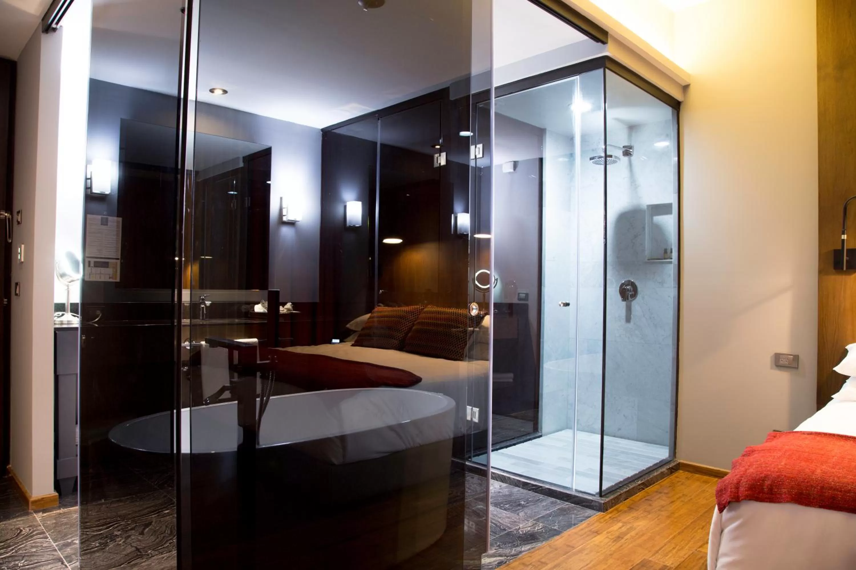 Bathroom, Bed in Hotel Love It CAS Consulado