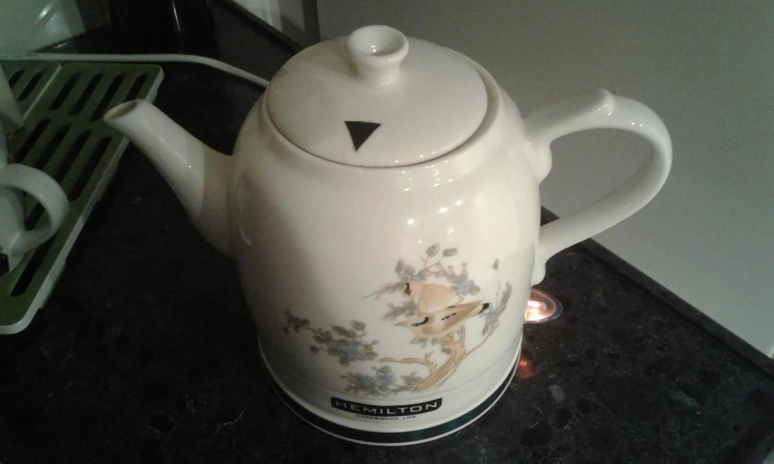 Coffee/tea facilities in Yellowunlimited Hotel