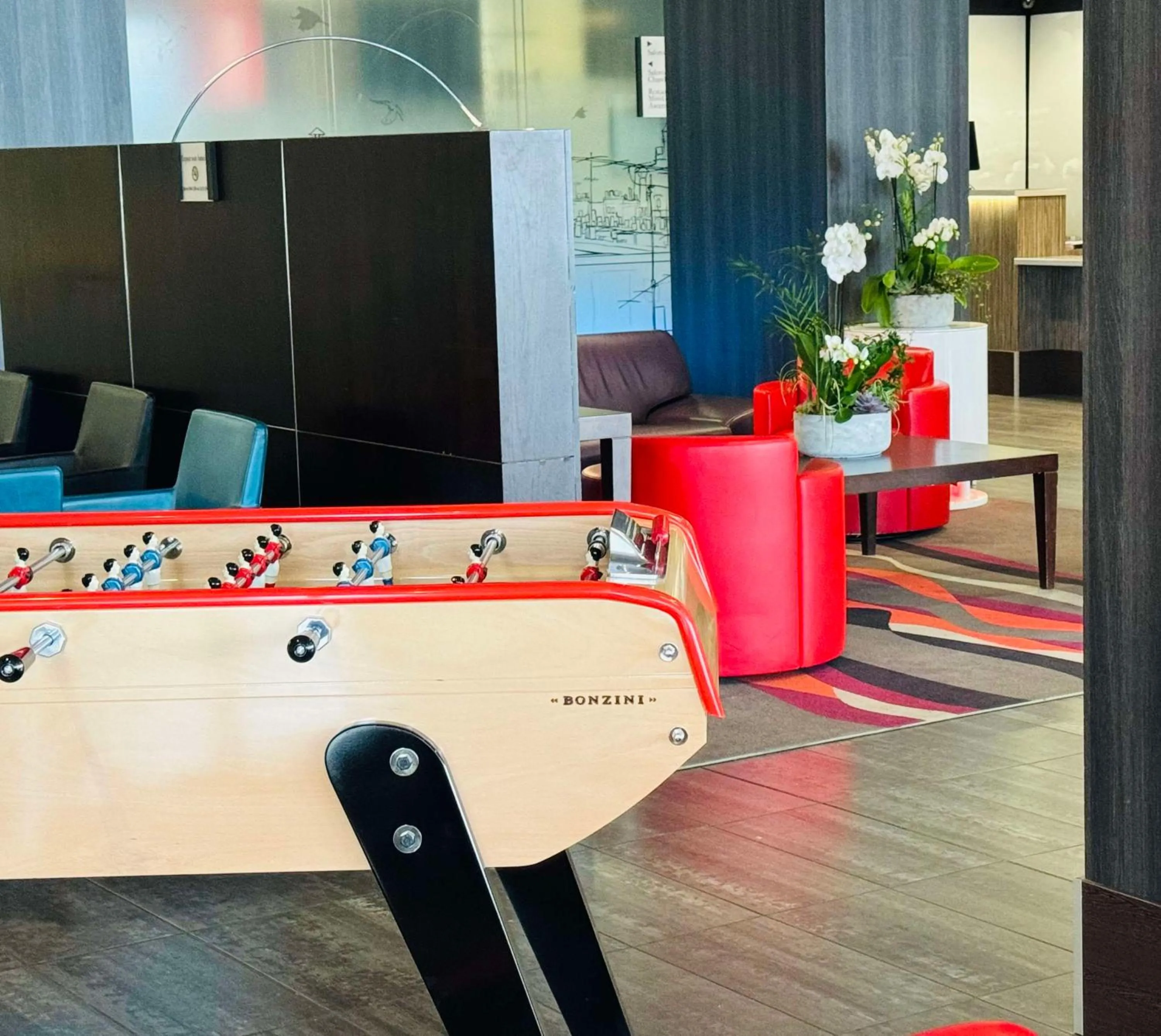 Lobby or reception in Best Western Plus Paris Orly Airport