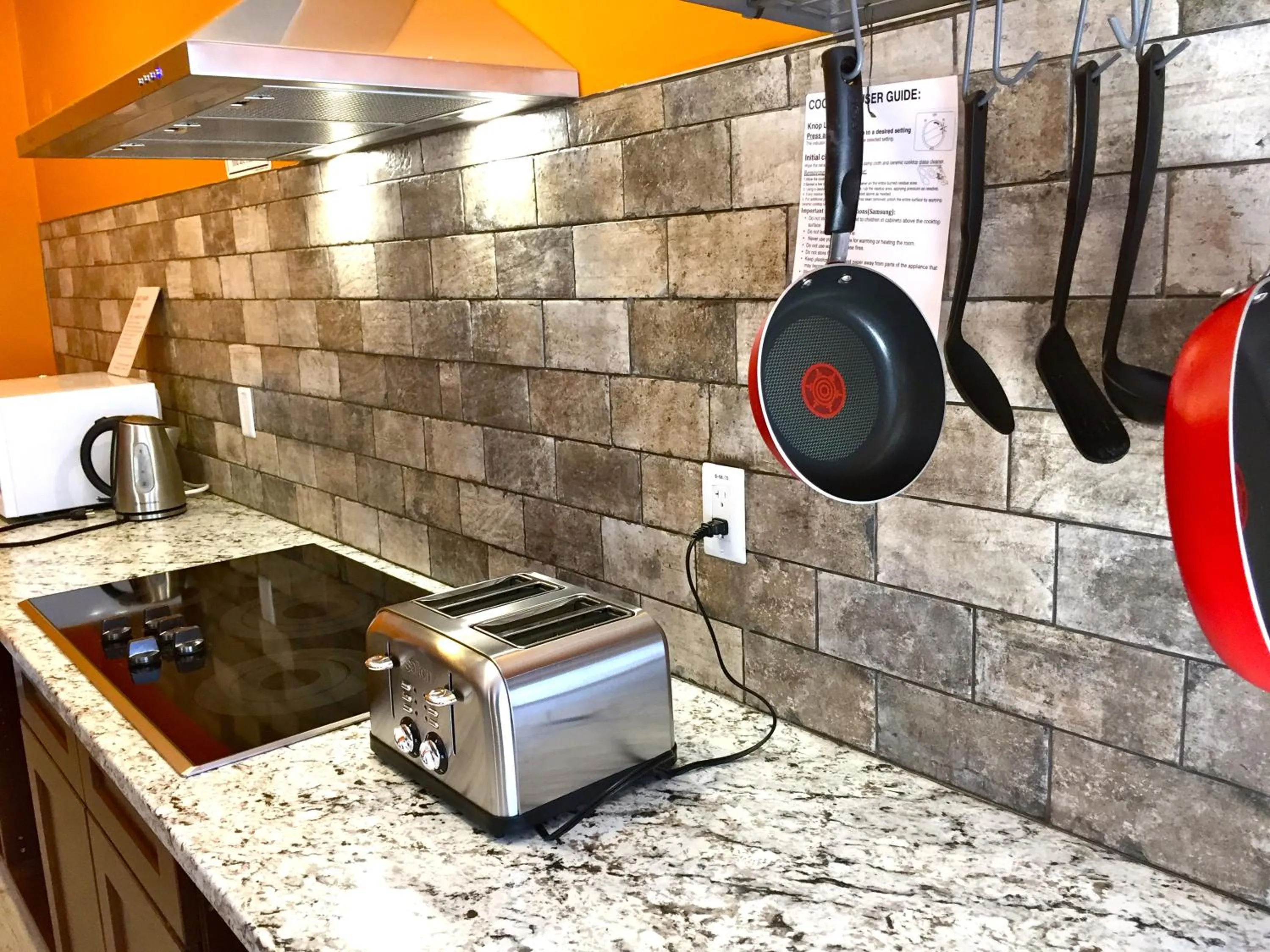 Communal kitchen in Hotel Deoro