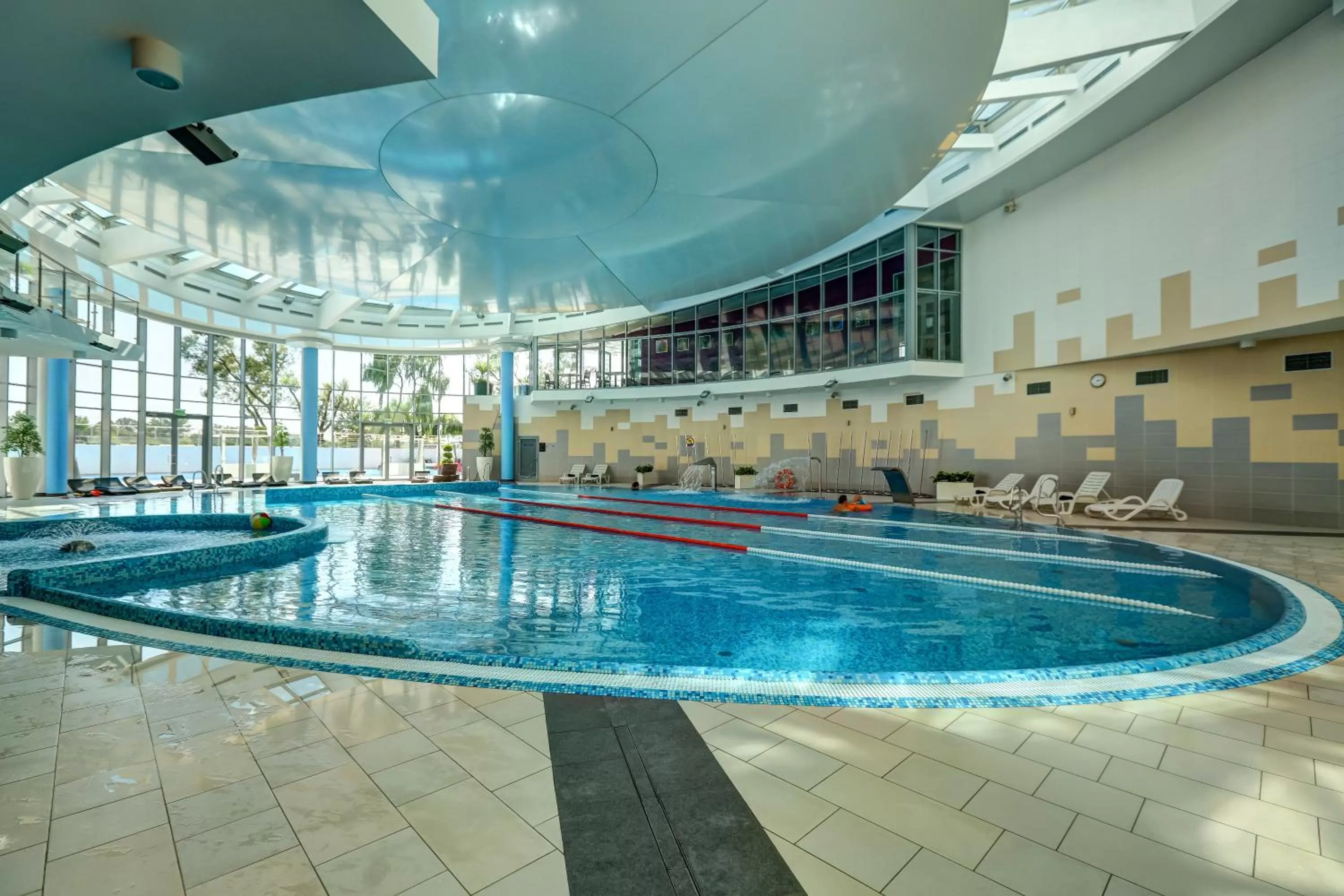 Swimming pool in Copernicus Toruń Hotel