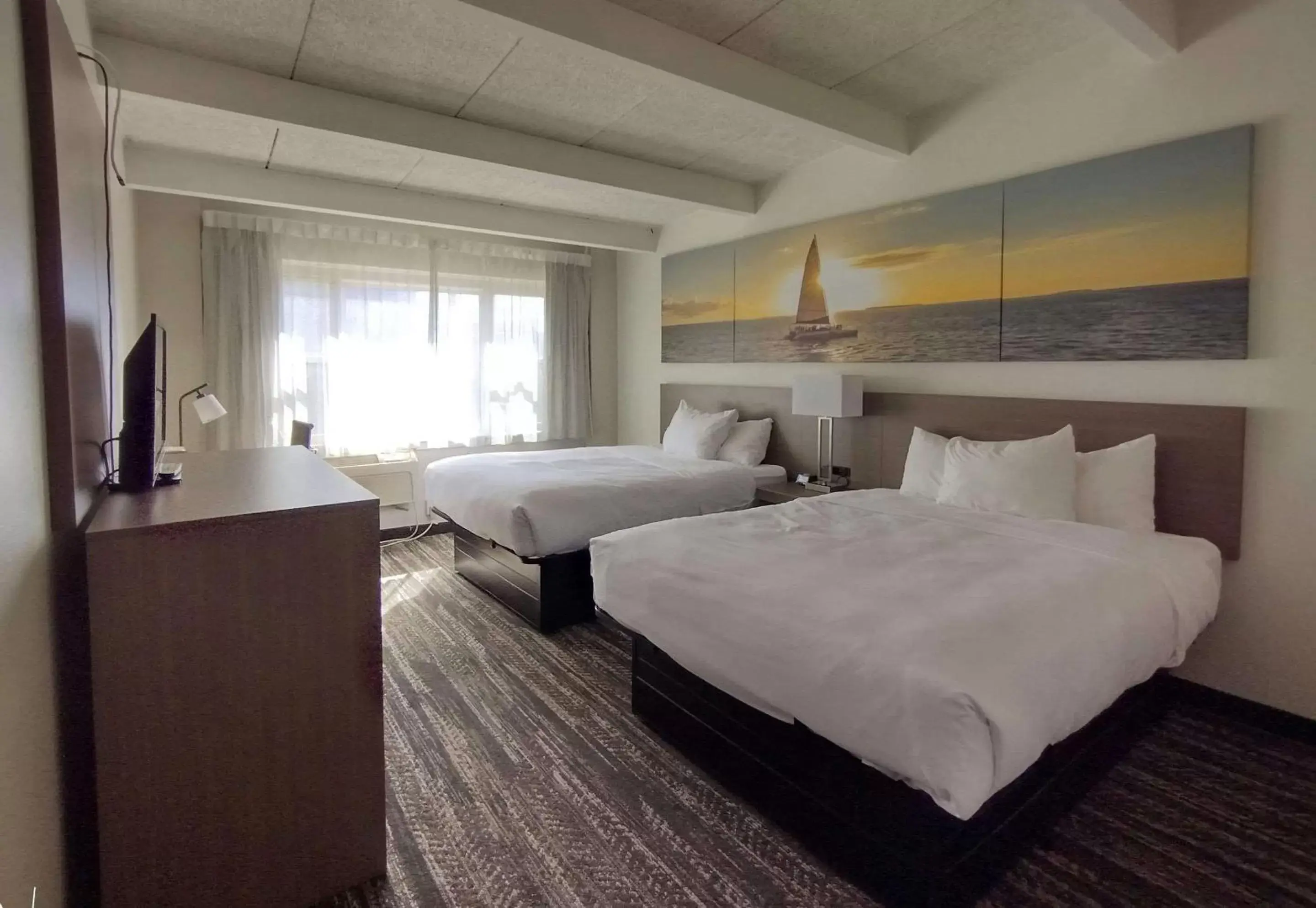 Queen Room with Two Queen Beds - Non-Smoking in Days Inn by Wyndham Manitowoc Queen Room with Two Queen Beds - Non-Smoking in Days Inn by Wyndham Manitowoc