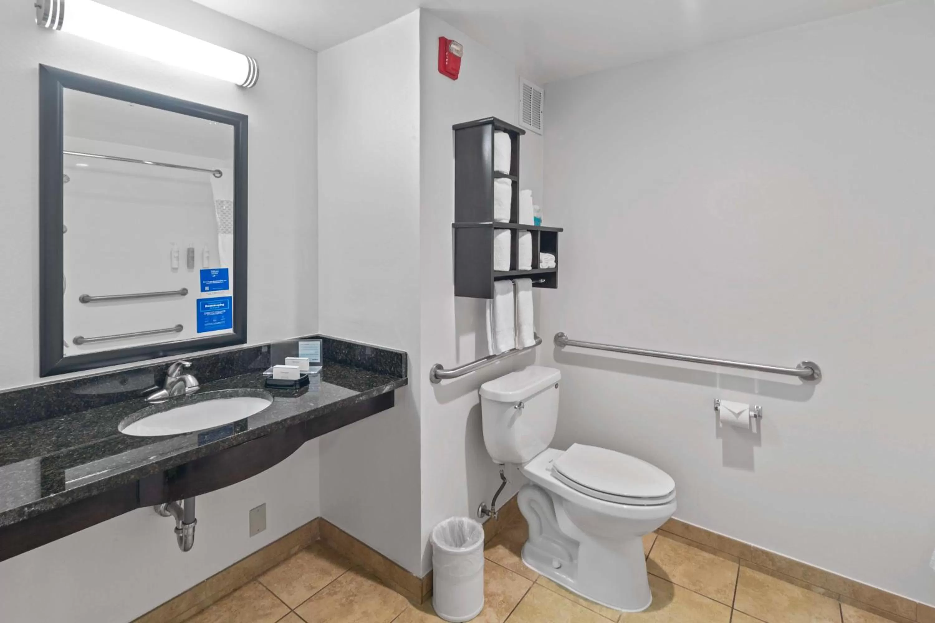 Bathroom in Hampton Inn Atlanta-Woodstock