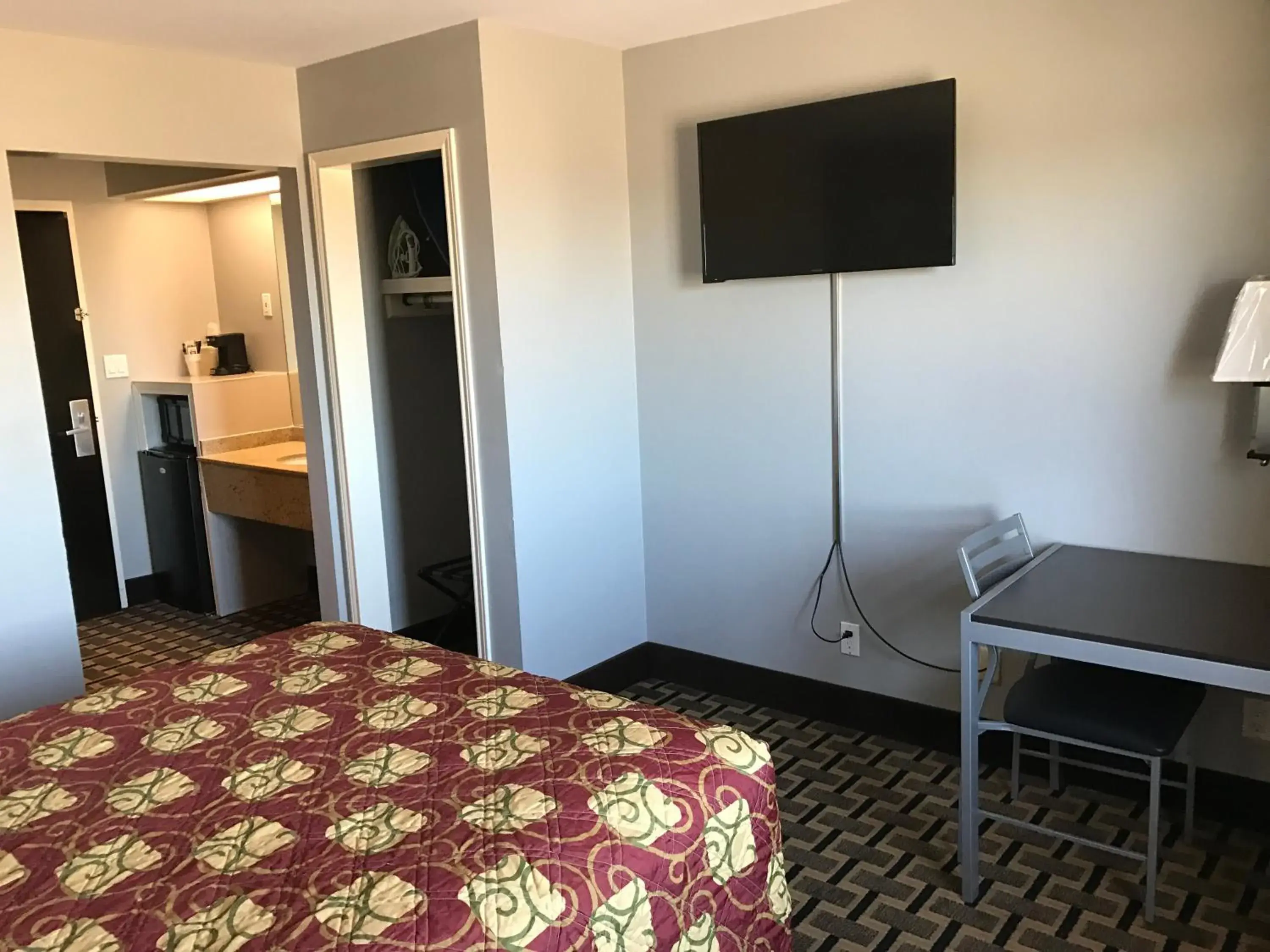 Standard Queen Room in Express Inn Weslaco/Mercedes Standard Queen Room in Express Inn Weslaco/Mercedes