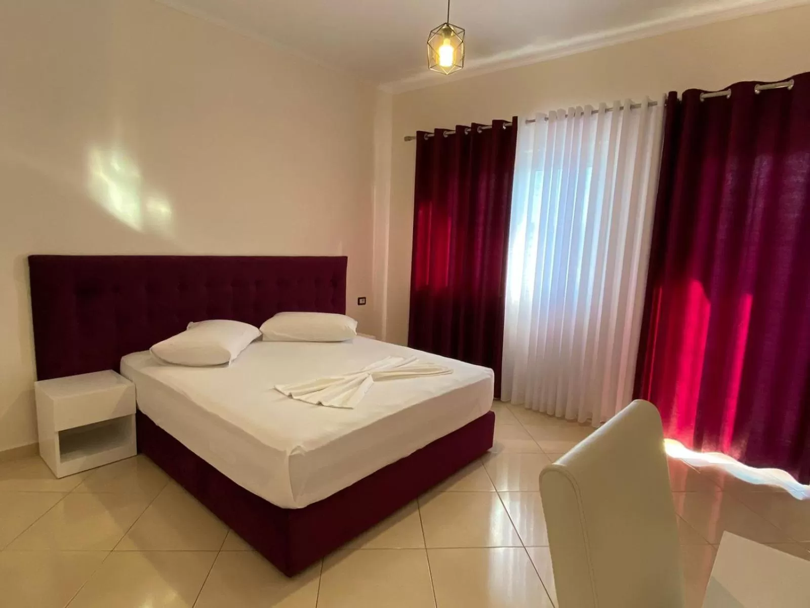 Bedroom, Bed in Hotel Kaloshi