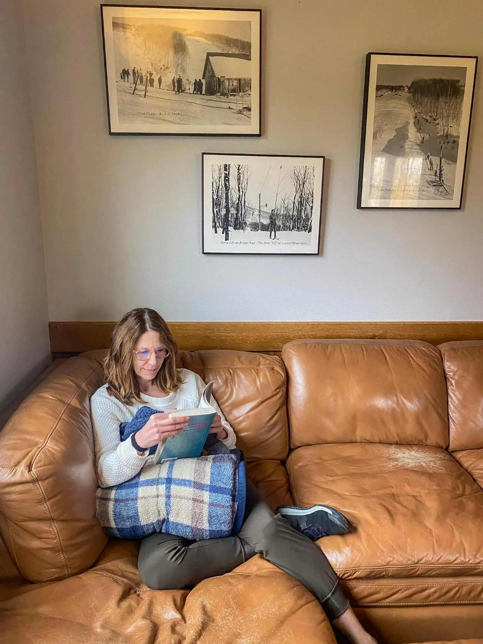 Communal lounge/ TV room in Mountain Inn at Lutsen