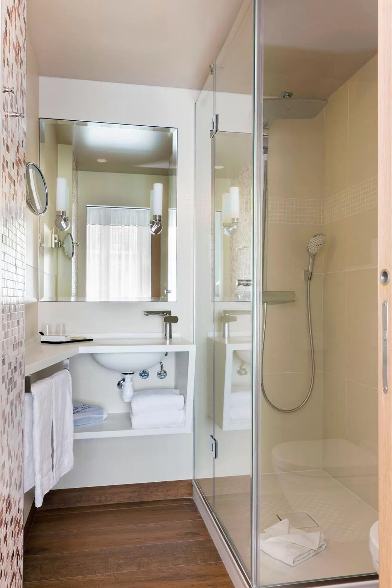 Bathroom in Hôtel Magellan