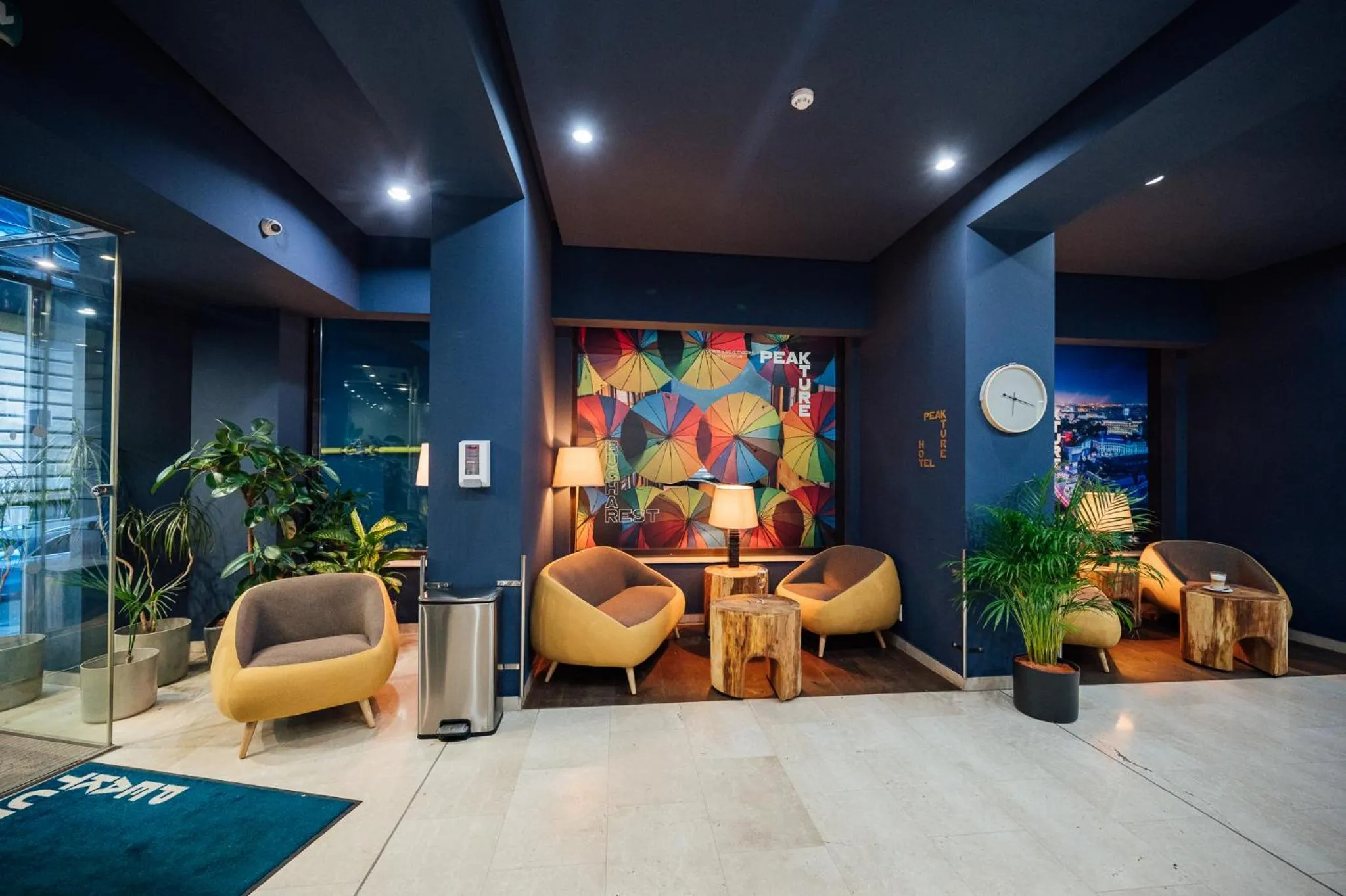 Lobby or reception in Peakture Hotel