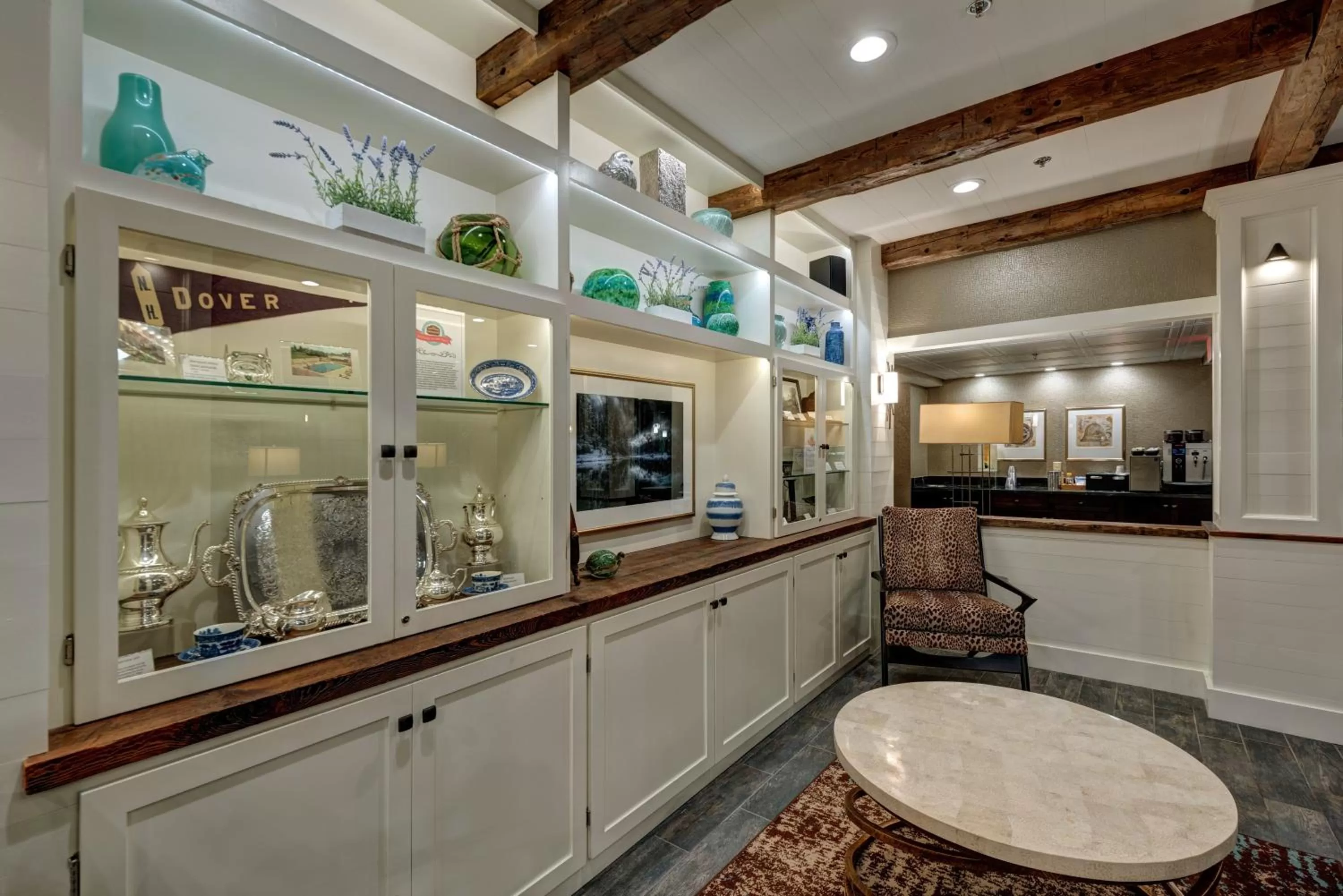 Communal lounge/ TV room in Garrison Hotel & Suites Dover-Portsmouth, an Ascend Collection Hotel