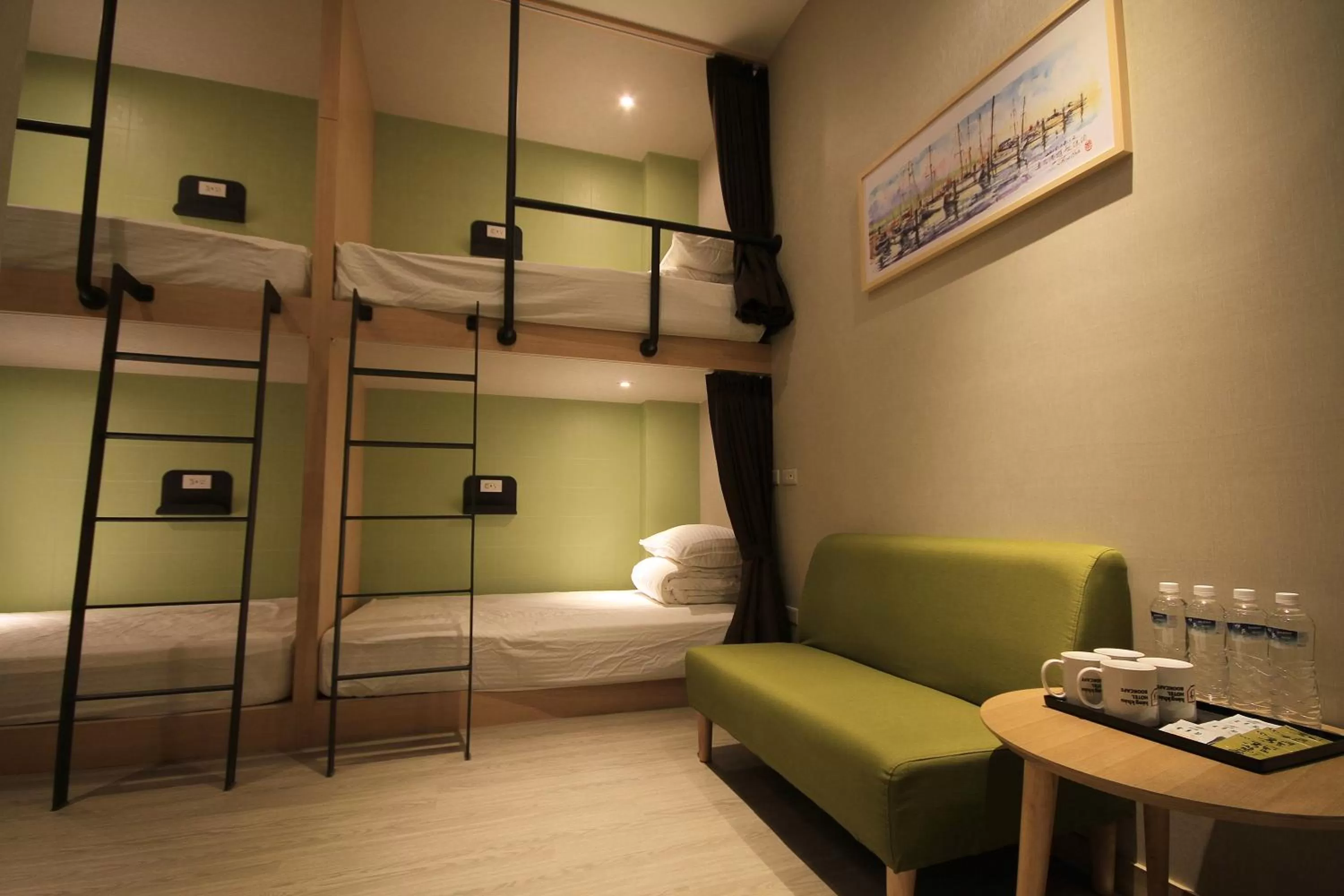 Photo of the whole room, Bed in Hangkhau Hotel