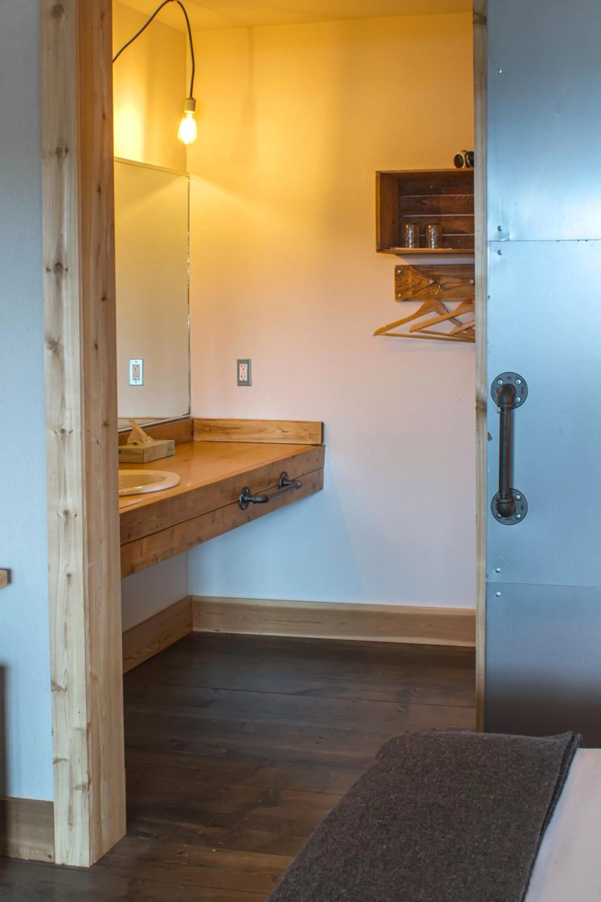 Bathroom, Bed in Ashore Hotel