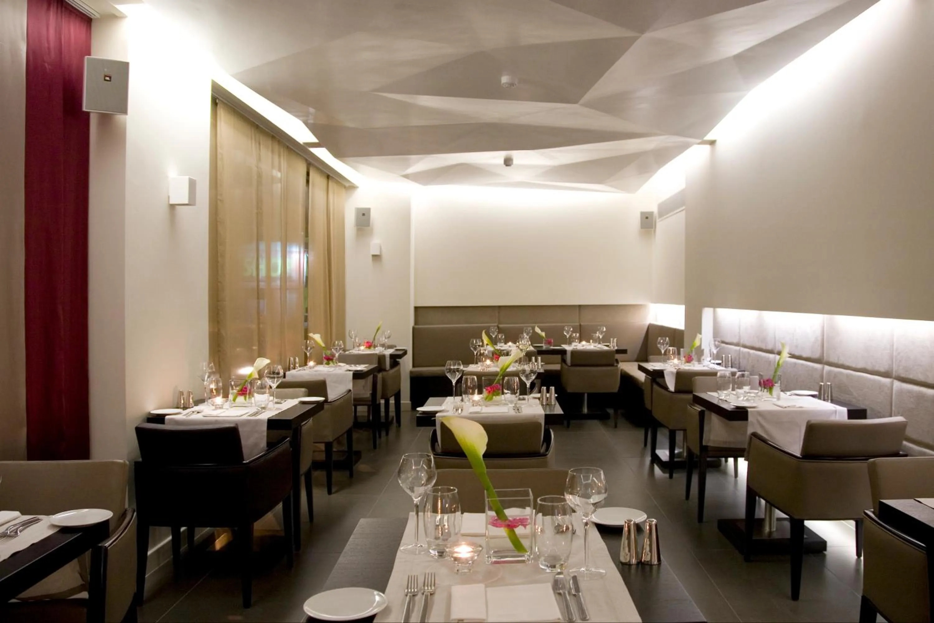 Restaurant/places to eat in O&B Athens Boutique Hotel