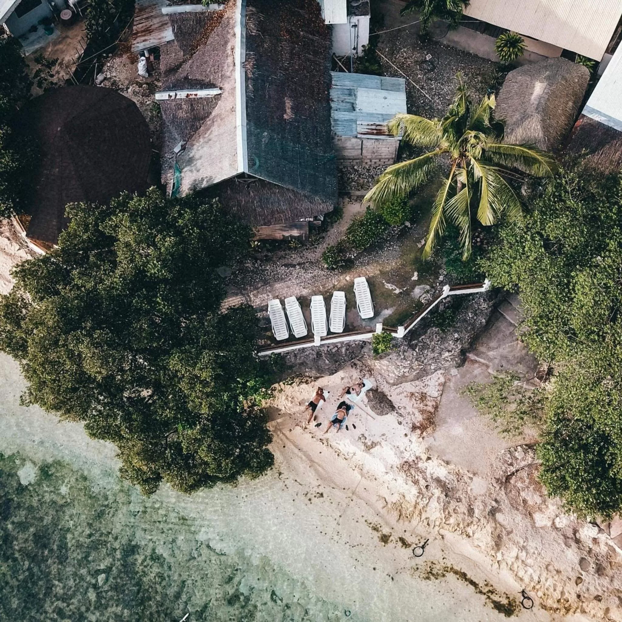 Property building in Pescador View - Beachfront ,Extensions & nearby the Ocean Hostels & Restaurant Moalboal