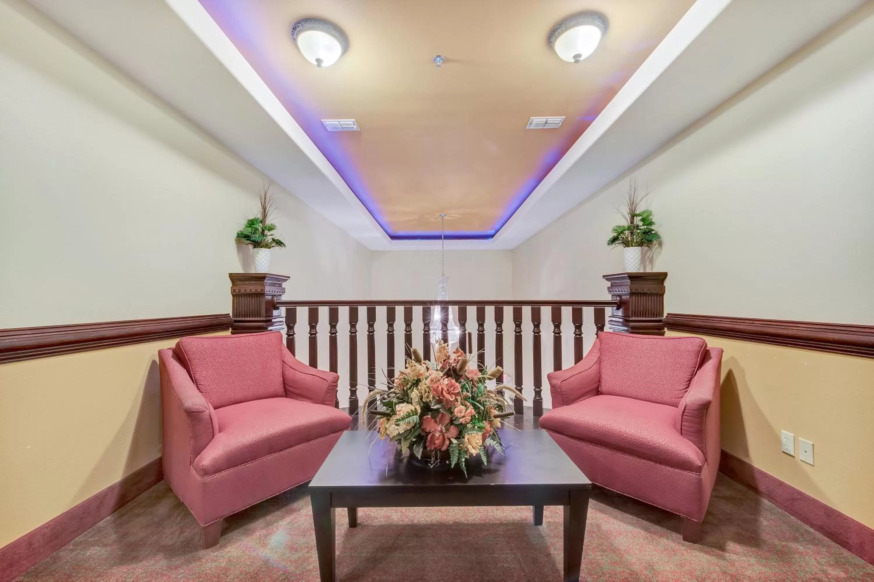 Seating area in Super 8 by Wyndham Hidalgo at La Plaza Mall & Mcallen Airport