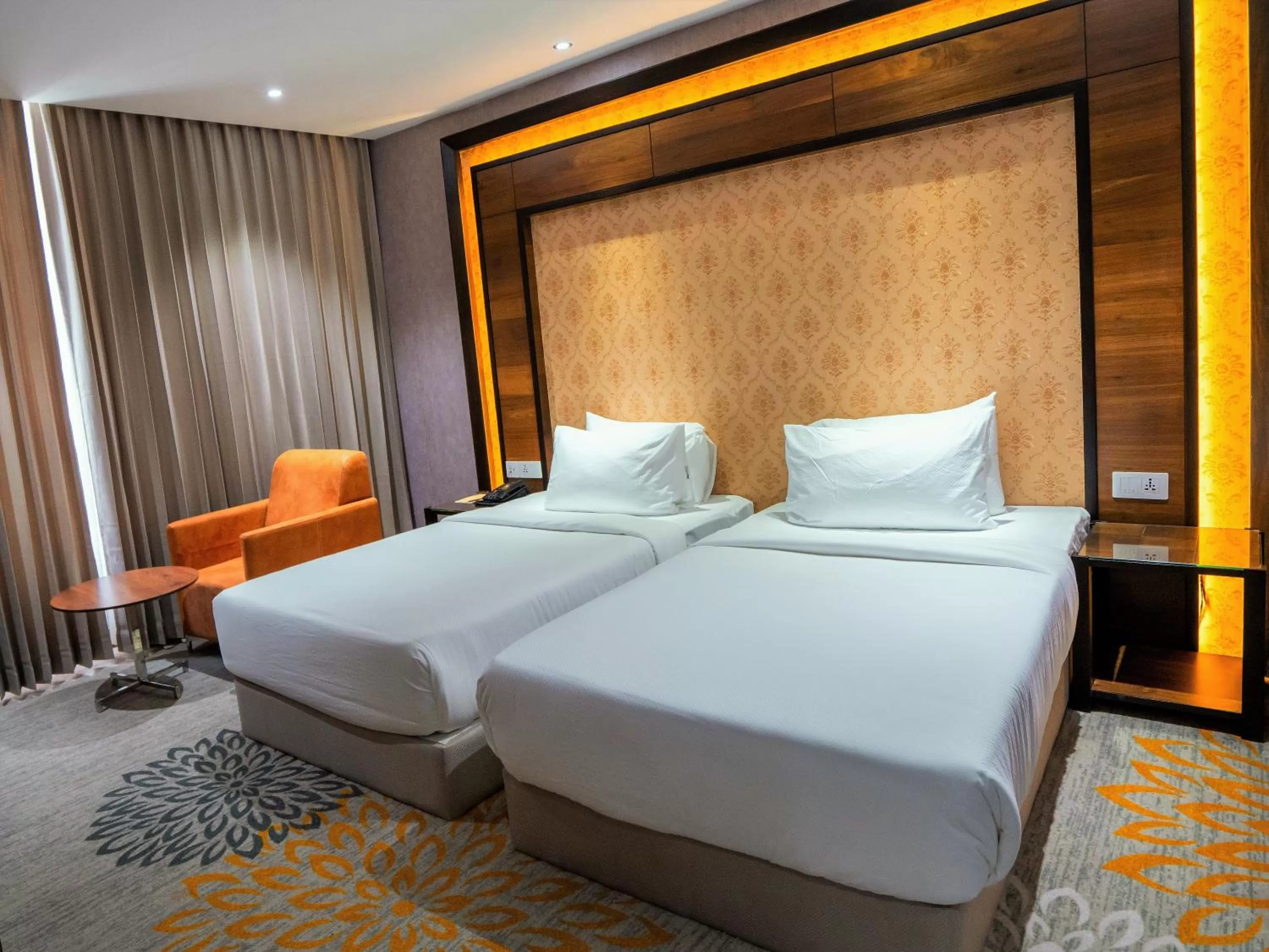 Bedroom, Bed in Hotel Hills