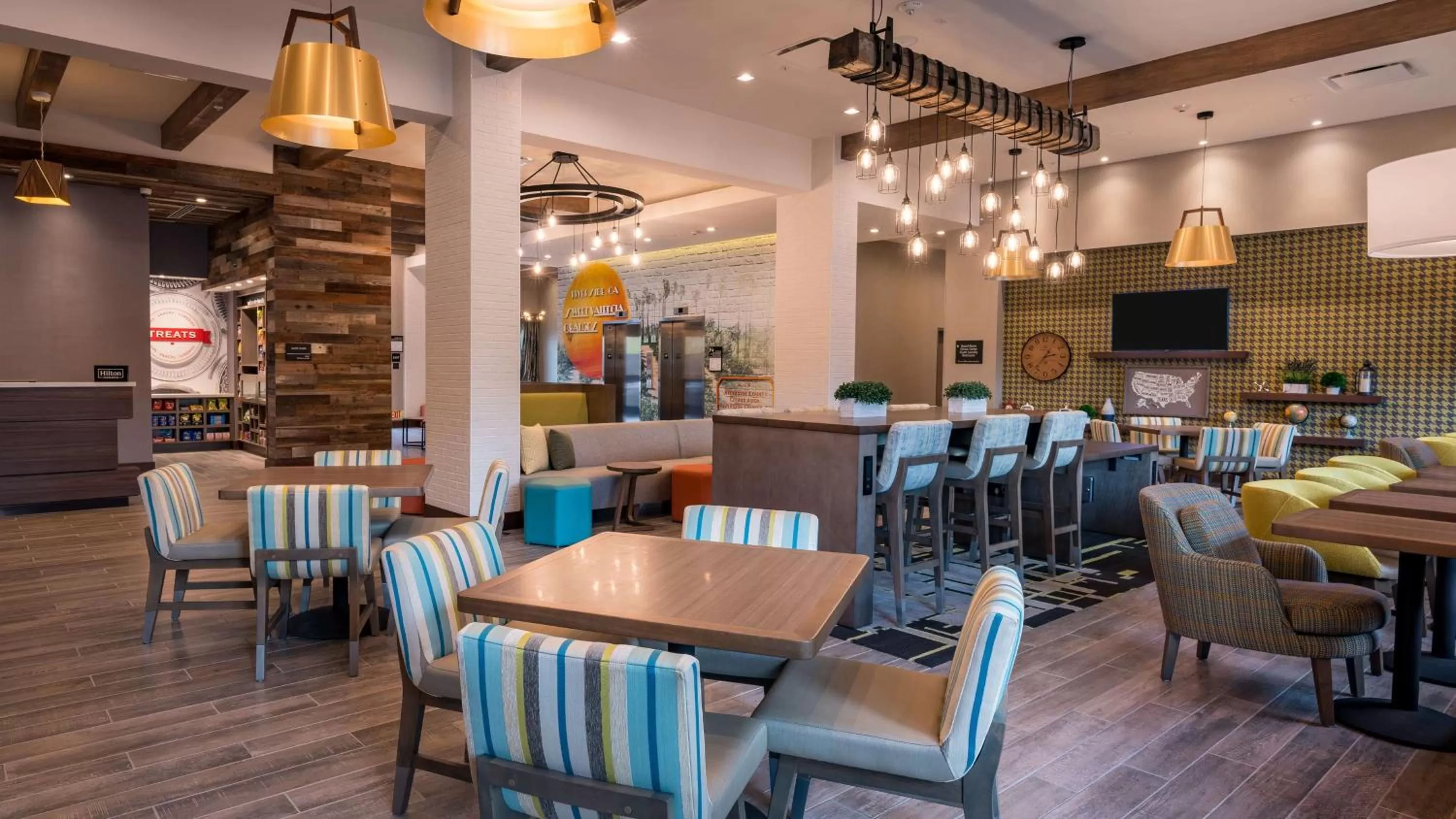 Lobby or reception in Hampton Inn Riverside Downtown