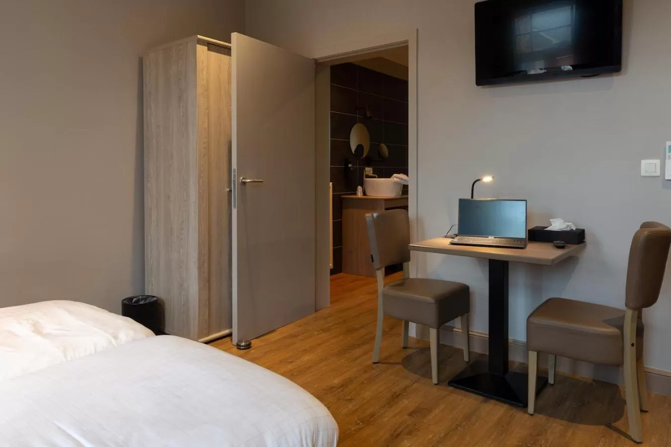 TV/Entertainment Center in Oud Gemeentehuis