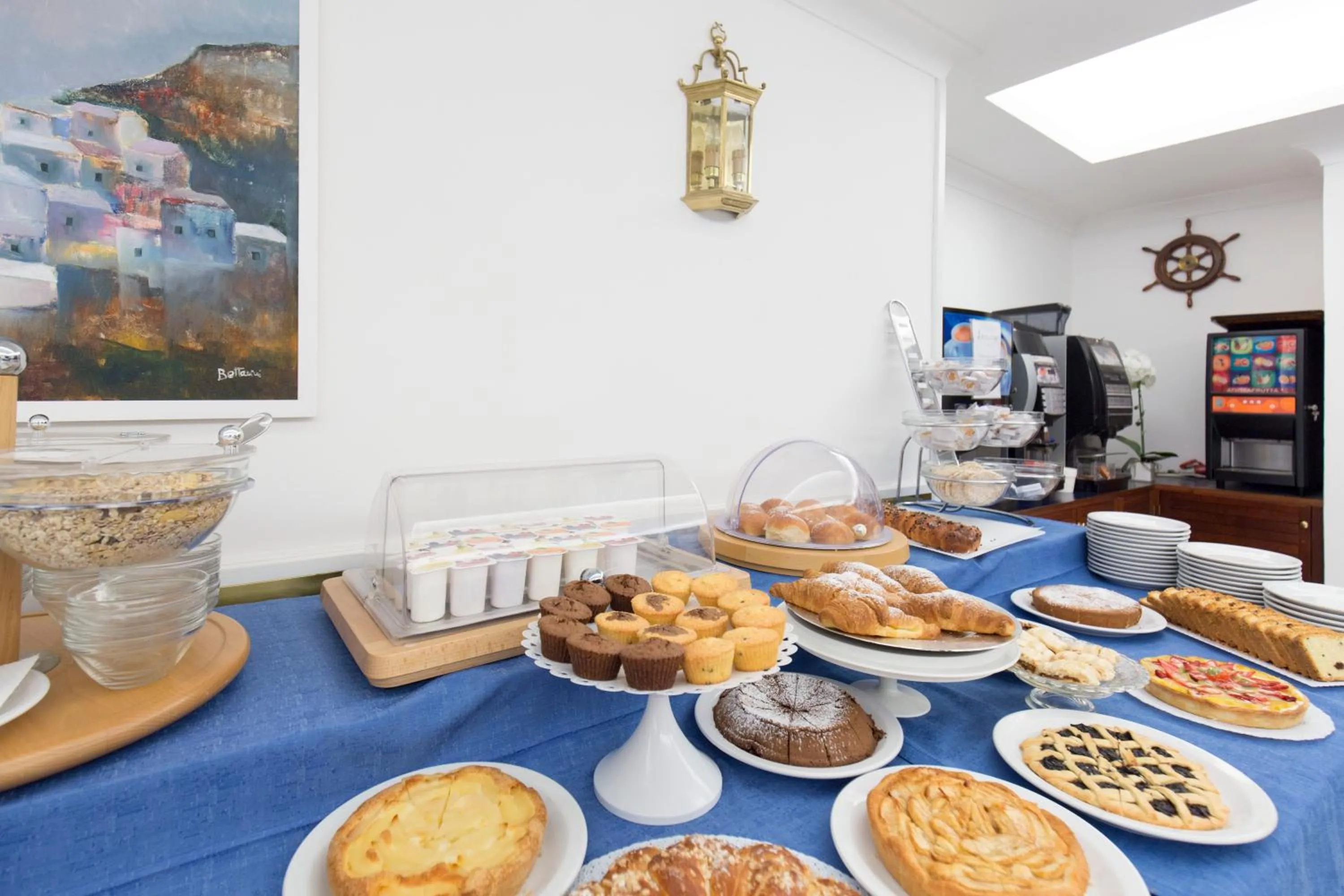 Buffet breakfast in Hotel Il Faro