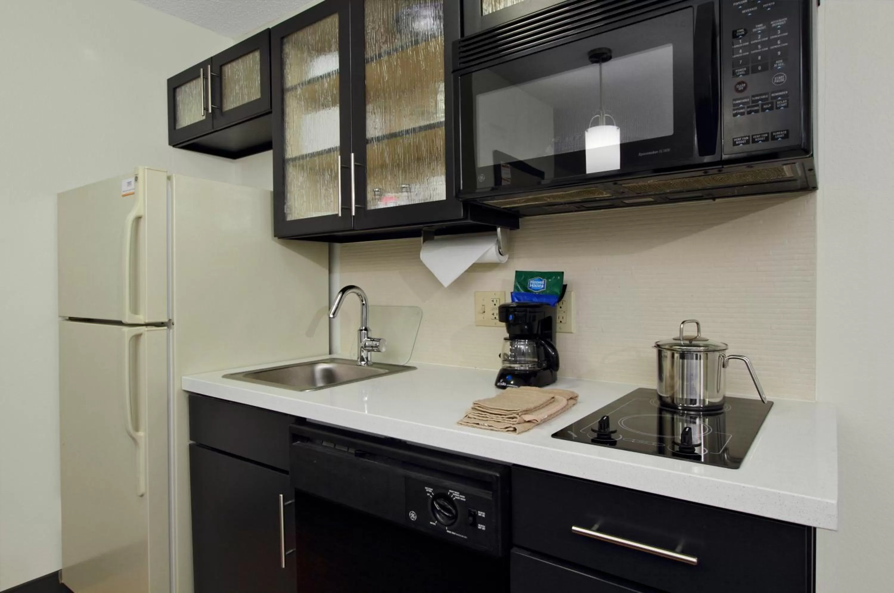 Photo of the whole room in Candlewood Suites Rogers-Bentonville by IHG