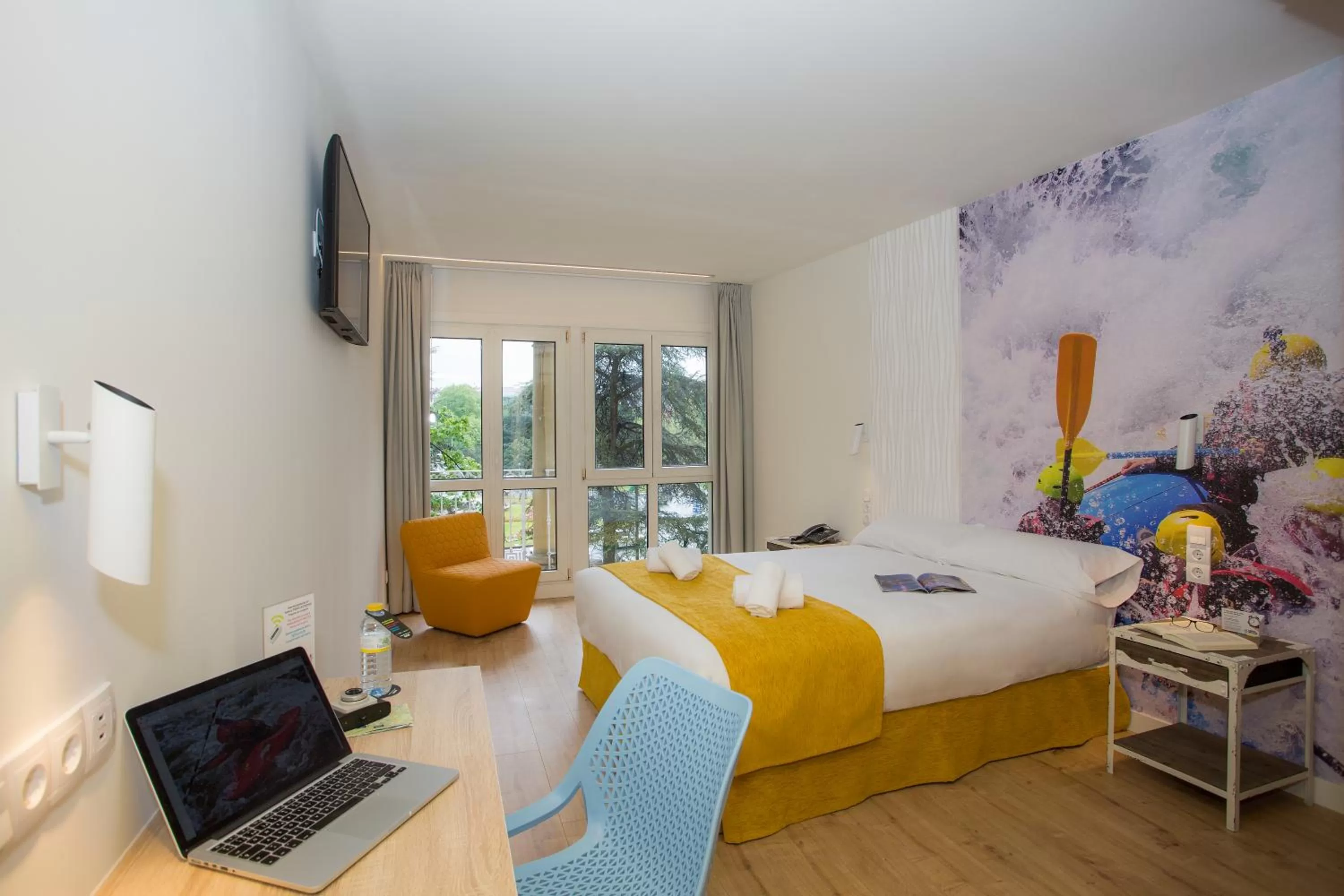 Photo of the whole room, Bed in Casual de las Olas San Sebastián