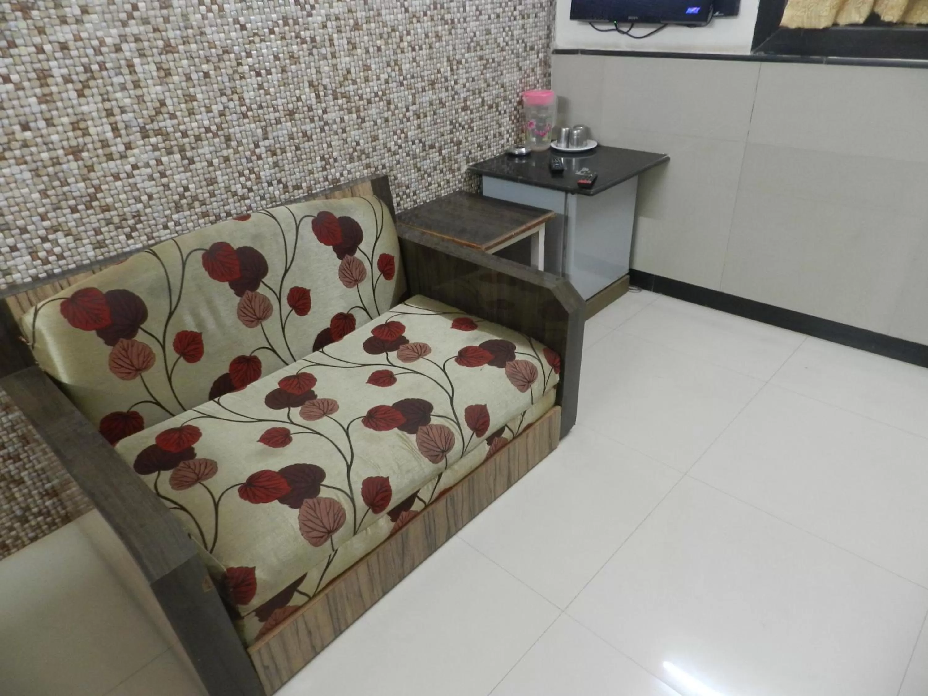 Living room in Sayeban Hotel