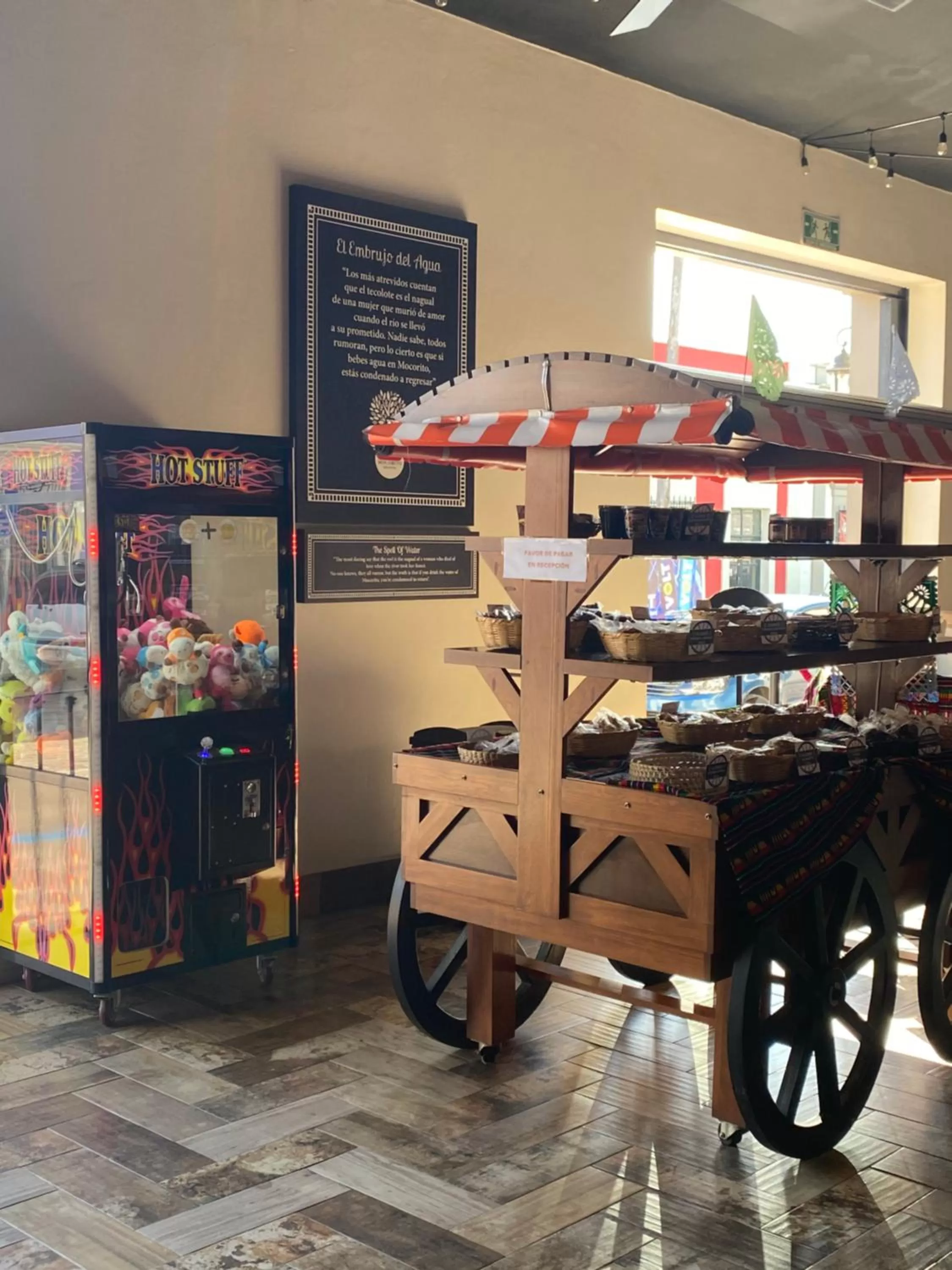 Shopping Area in Punto Madero Hotel & Plaza